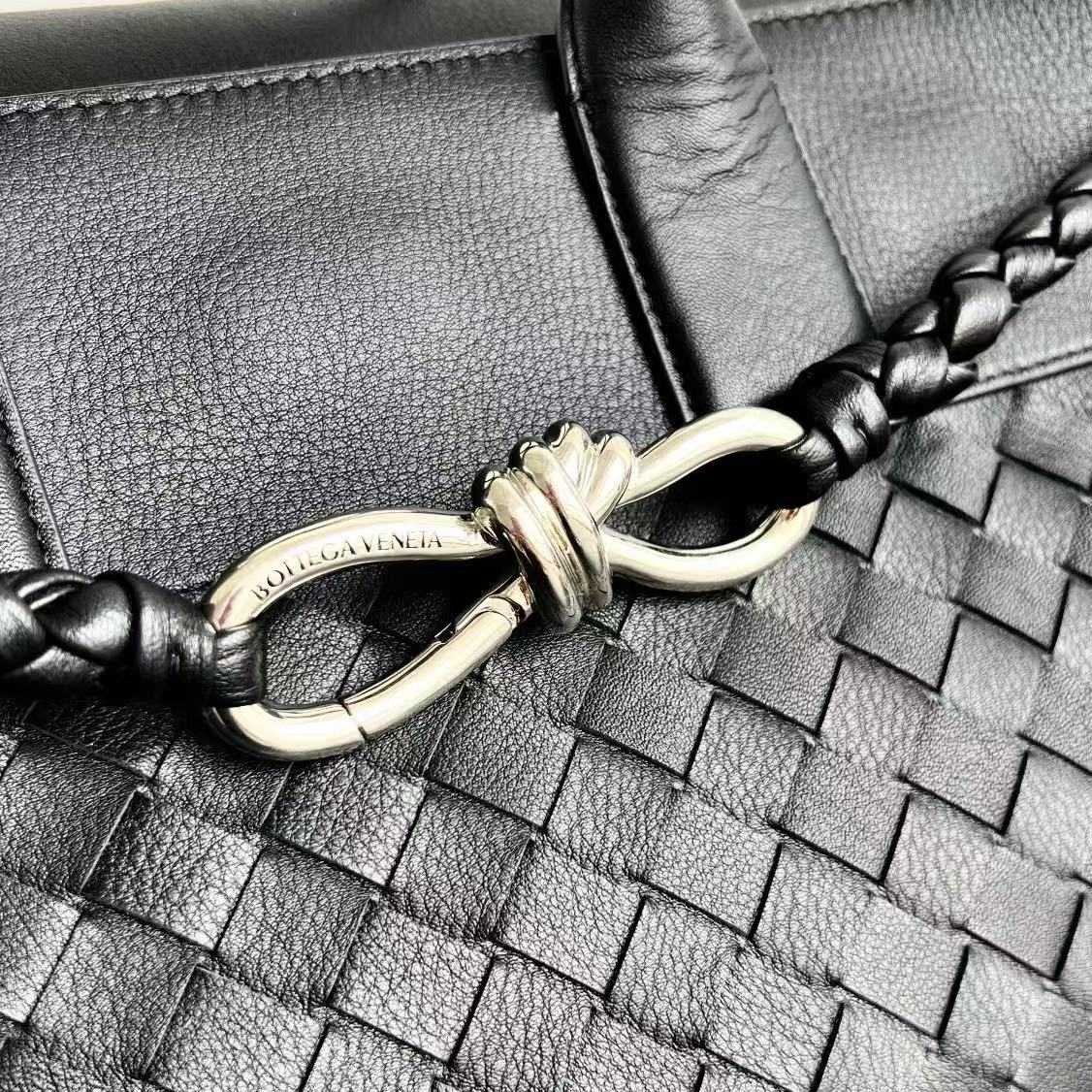 Bottega Veneta Andiamo   43*39*20cm - DesignerGu