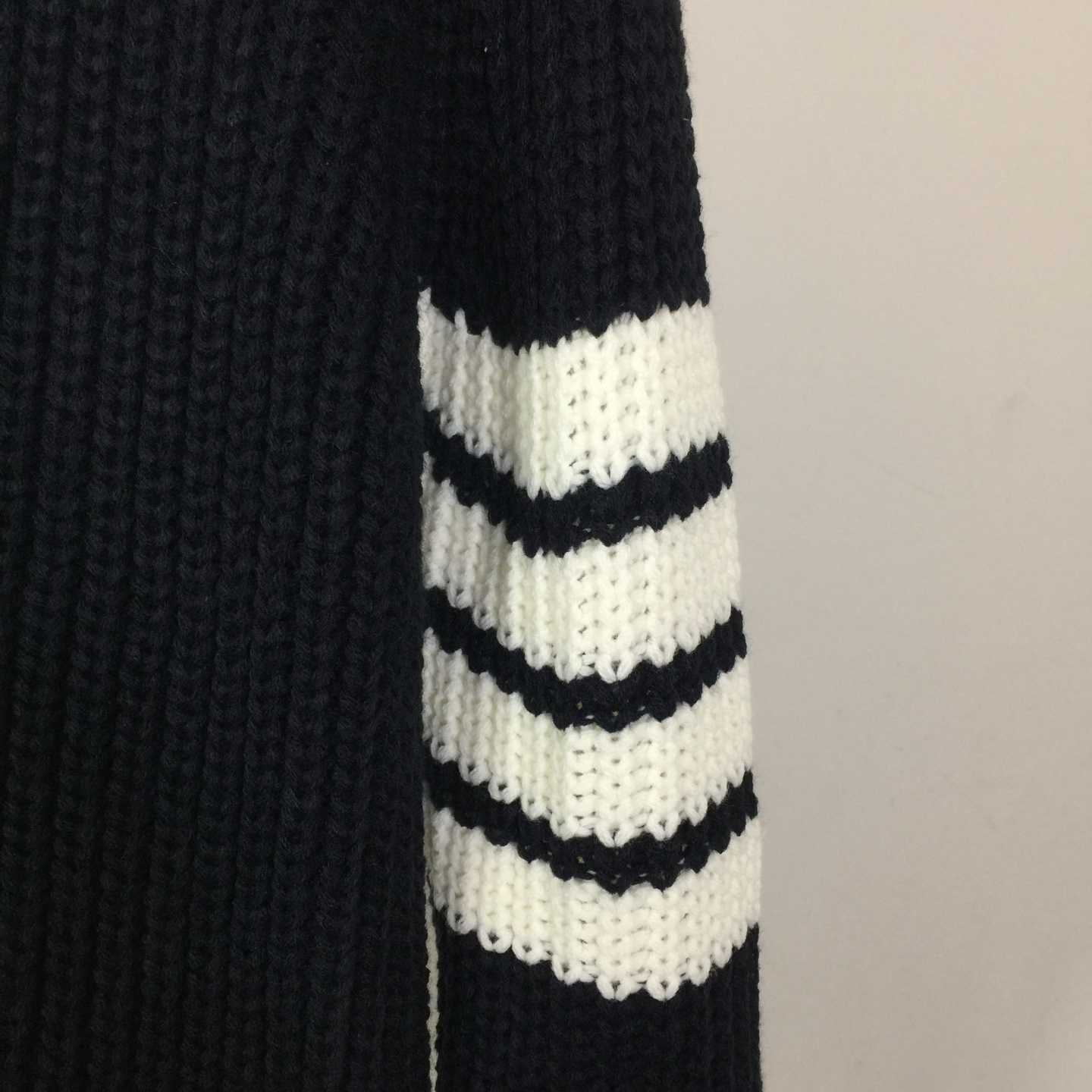 Thom Browne 4-Bar Cardigan - DesignerGu