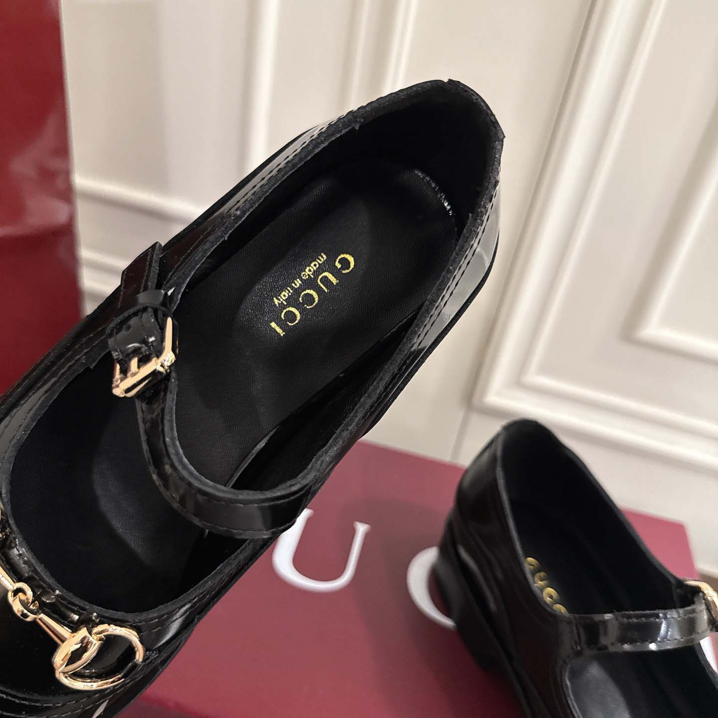 Gucci Women's Mary Jane With Horsebit - DesignerGu