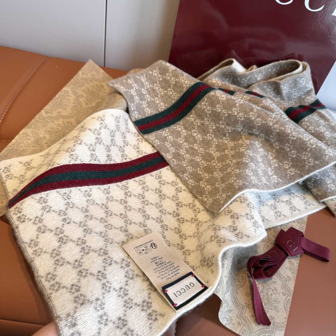Gucci GG Supreme Scarf - DesignerGu