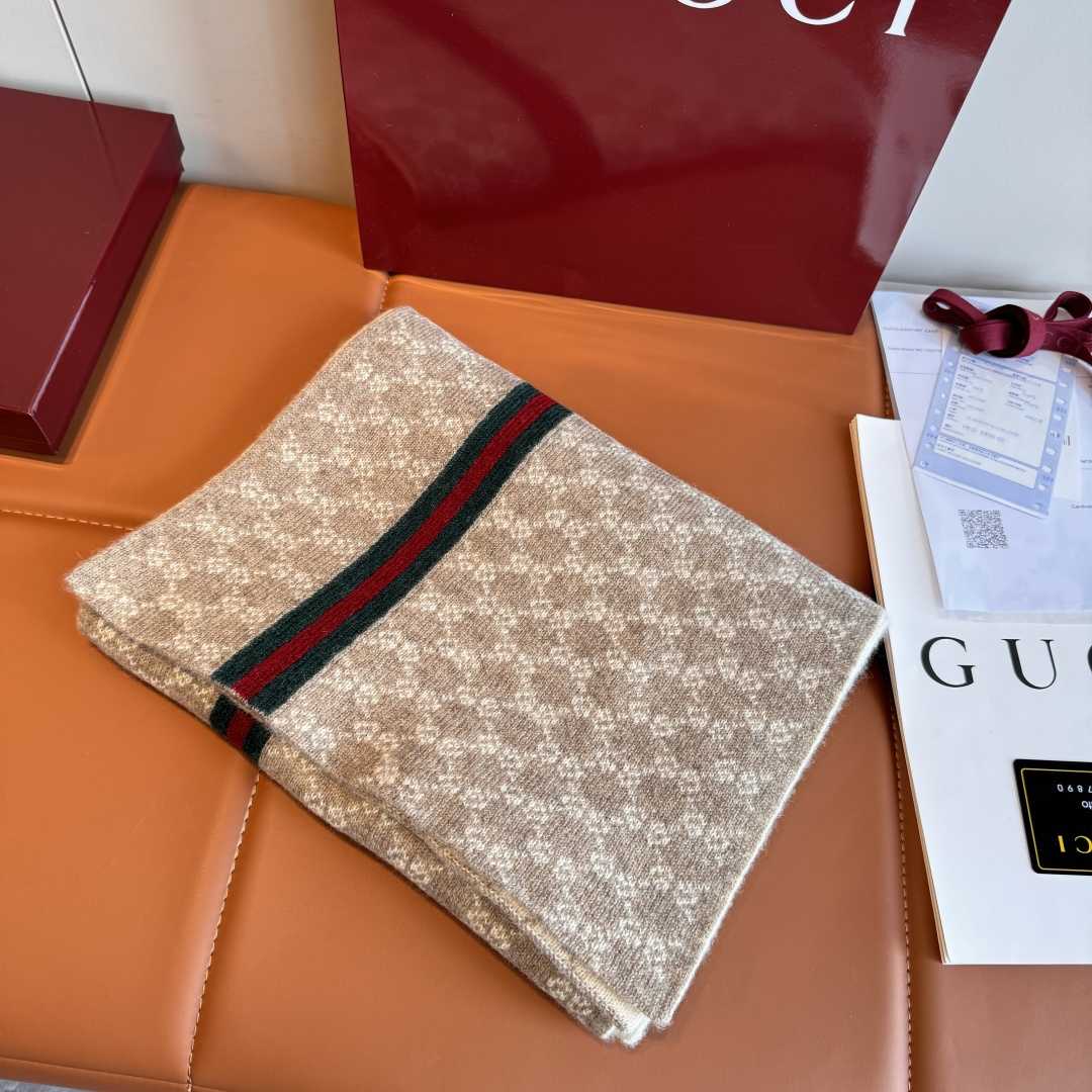 Gucci GG Supreme Scarf - DesignerGu