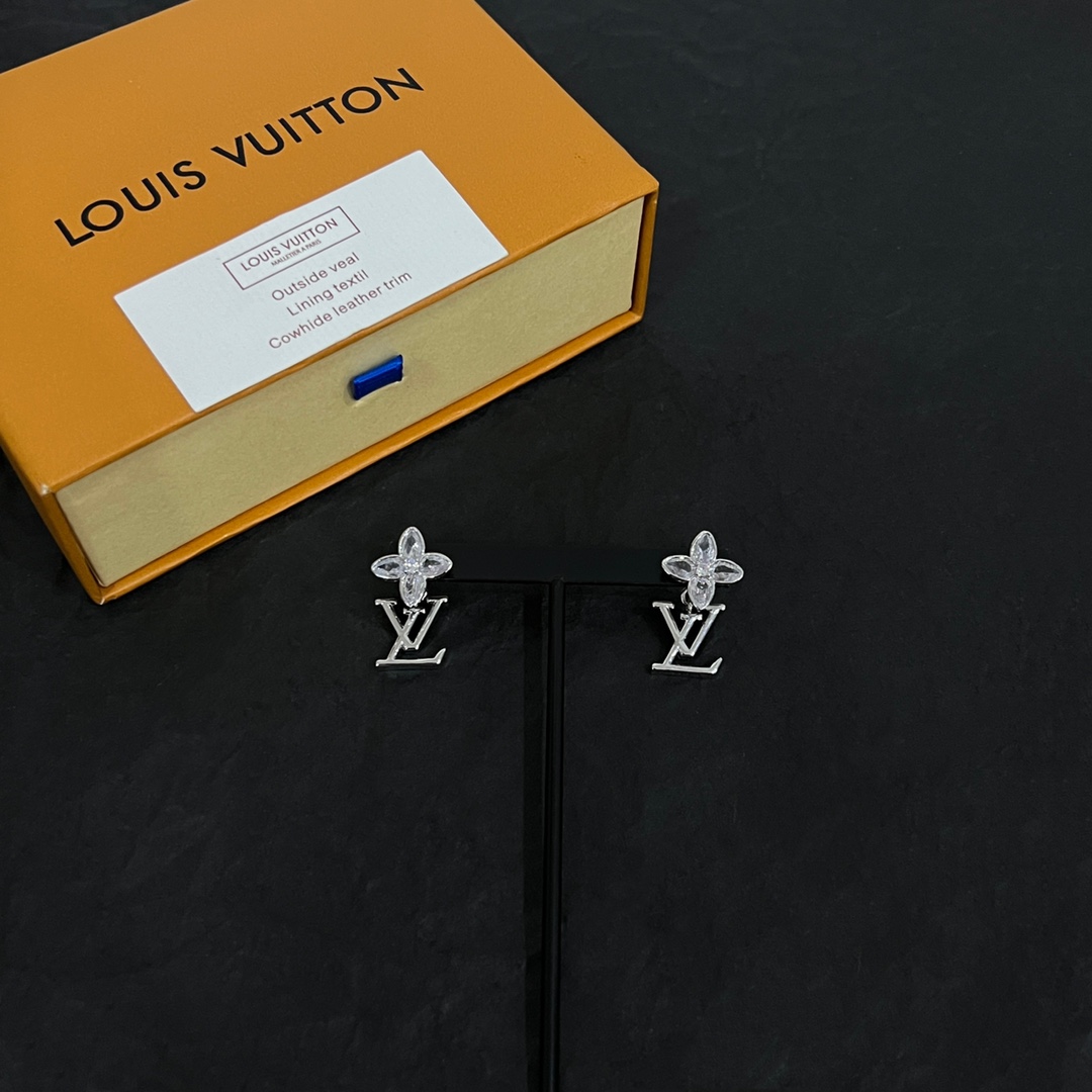 Louis Vuitton Earrings  - DesignerGu
