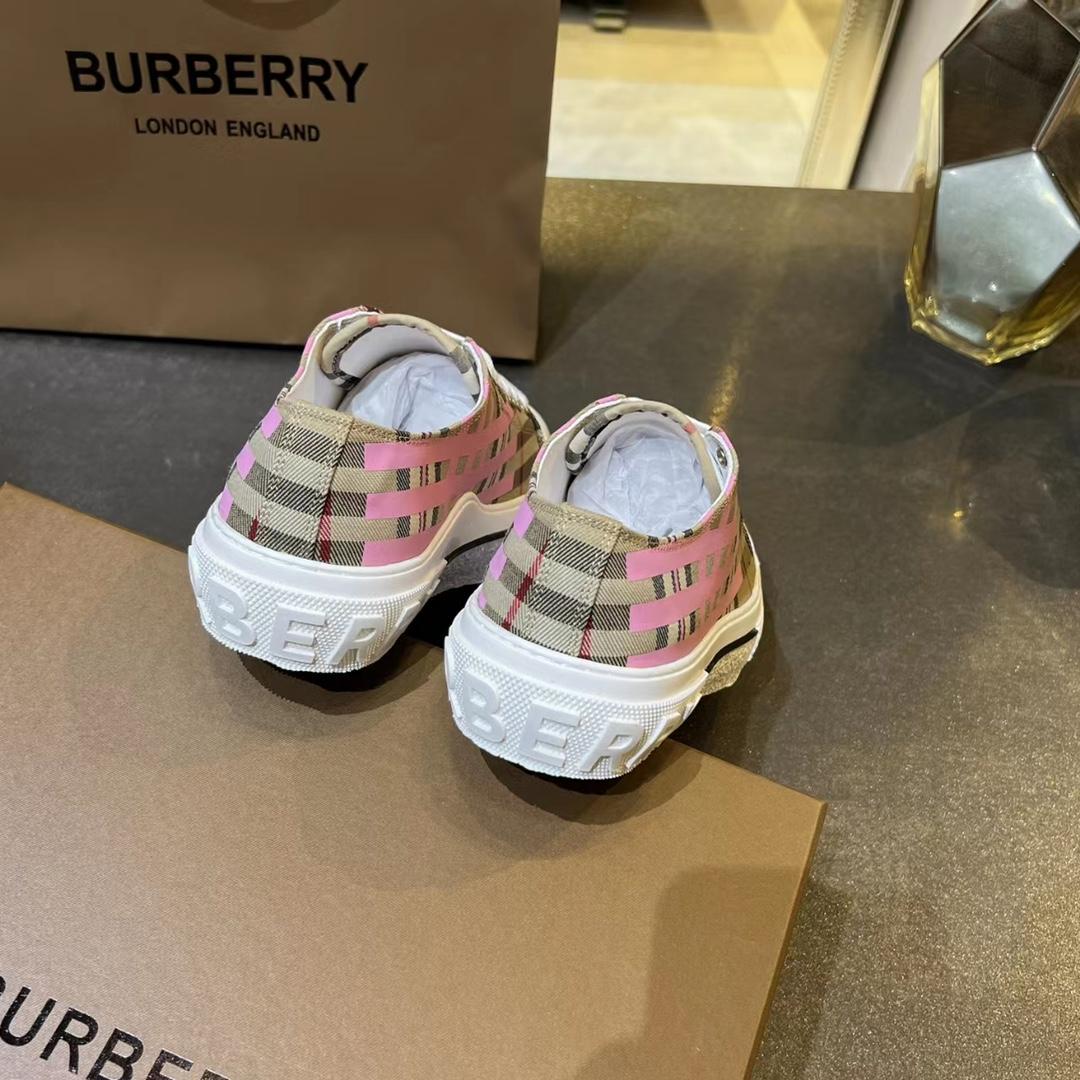 Burberry Low Top Sneaker - DesignerGu