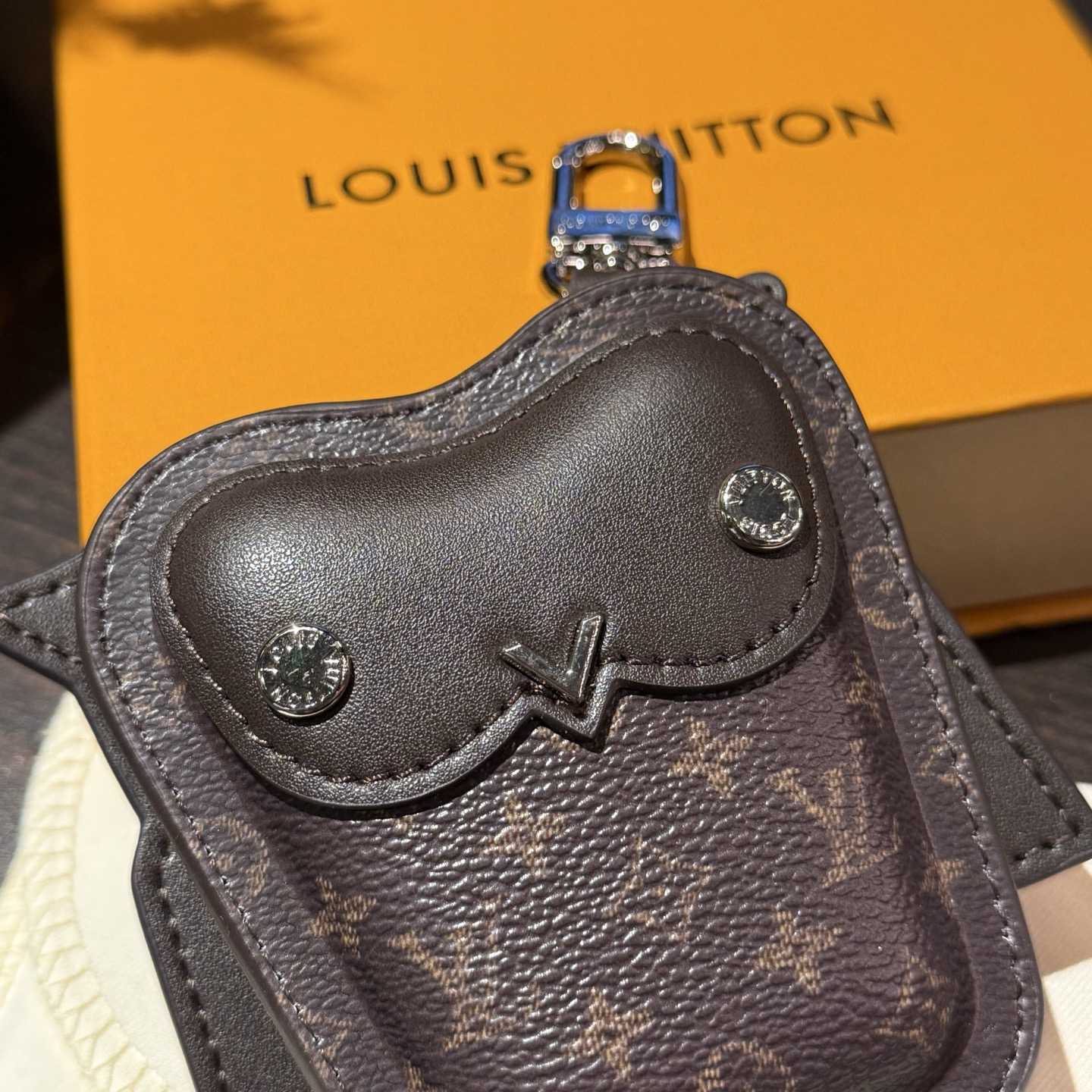 Louis Vuitton LV Owl Bag Charm S00 - DesignerGu