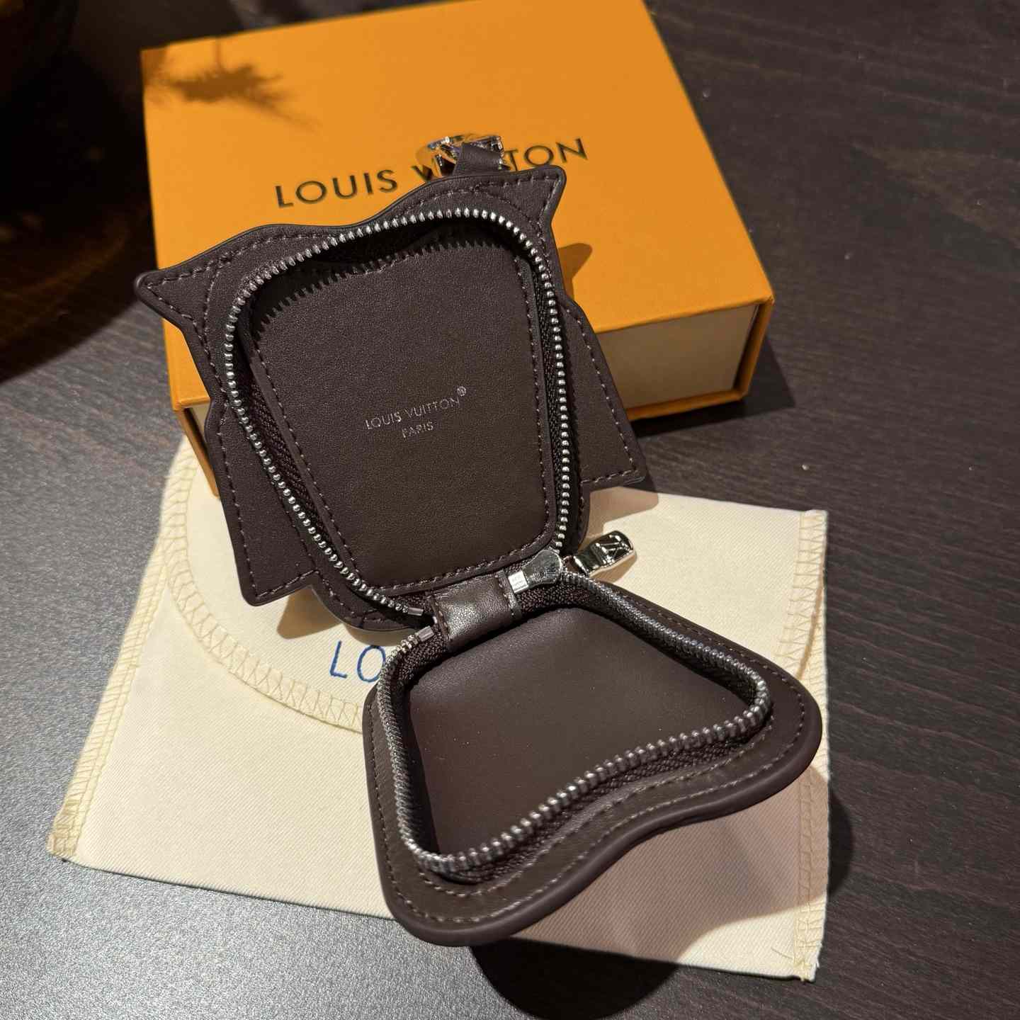 Louis Vuitton LV Owl Bag Charm S00 - DesignerGu