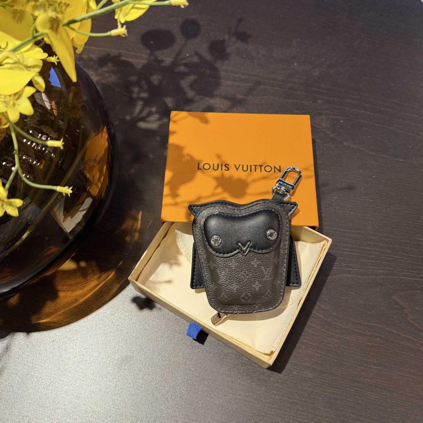 Louis Vuitton LV Owl Bag Charm S00 - DesignerGu