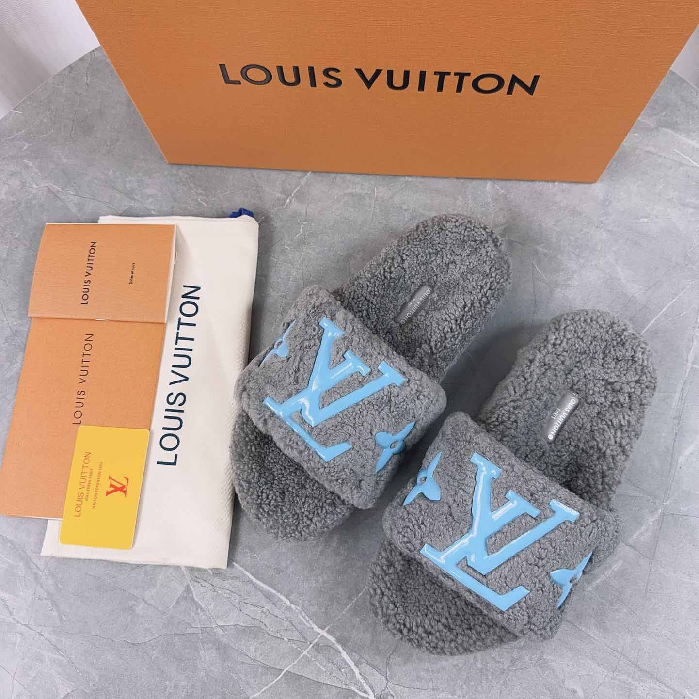 Louis Vuitton Fuzzy Slippers - DesignerGu