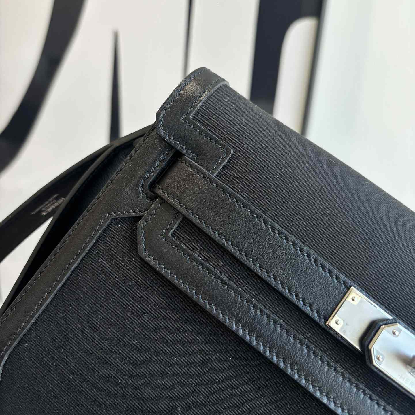 Hermes Kelly Depeches 25 Pouch - DesignerGu