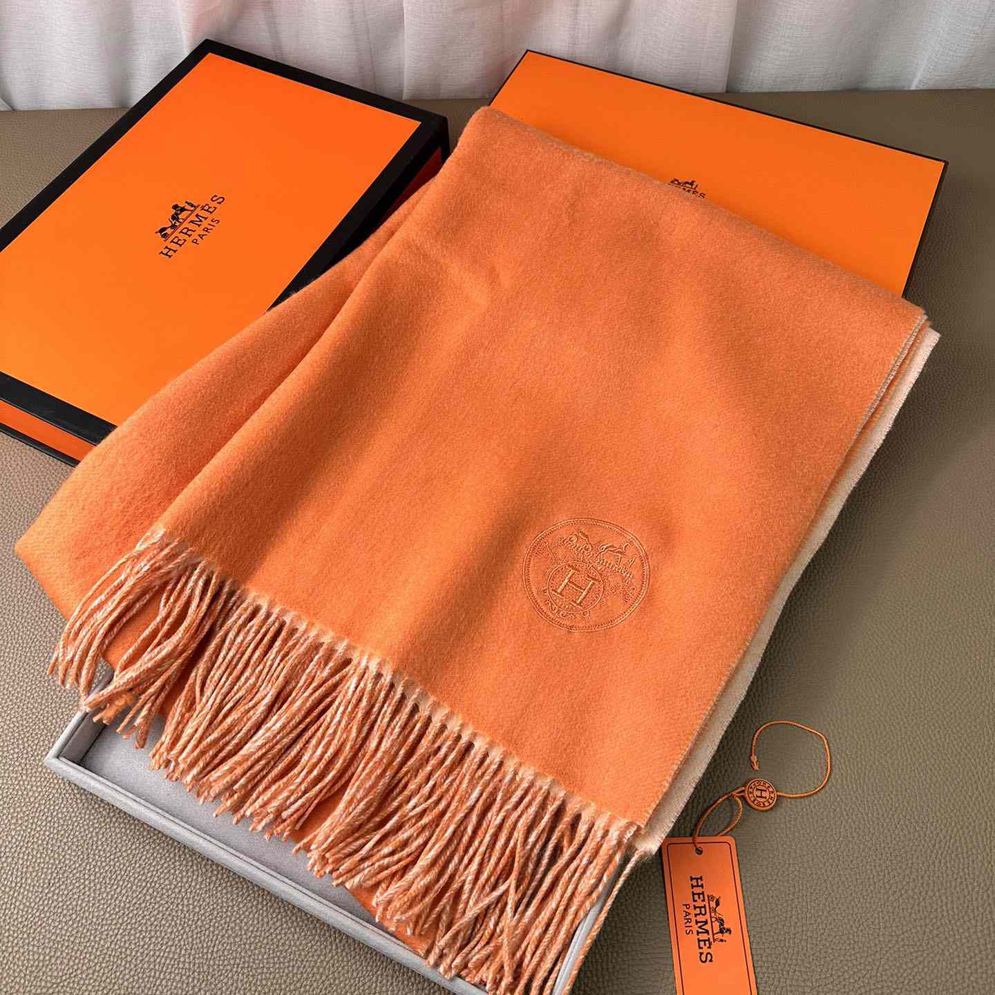 Hermès double-sided cashwool scarf - DesignerGu