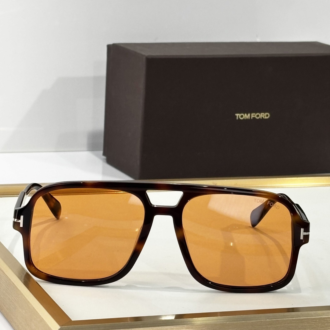 Tom Ford TF884 Sunglasses - DesignerGu