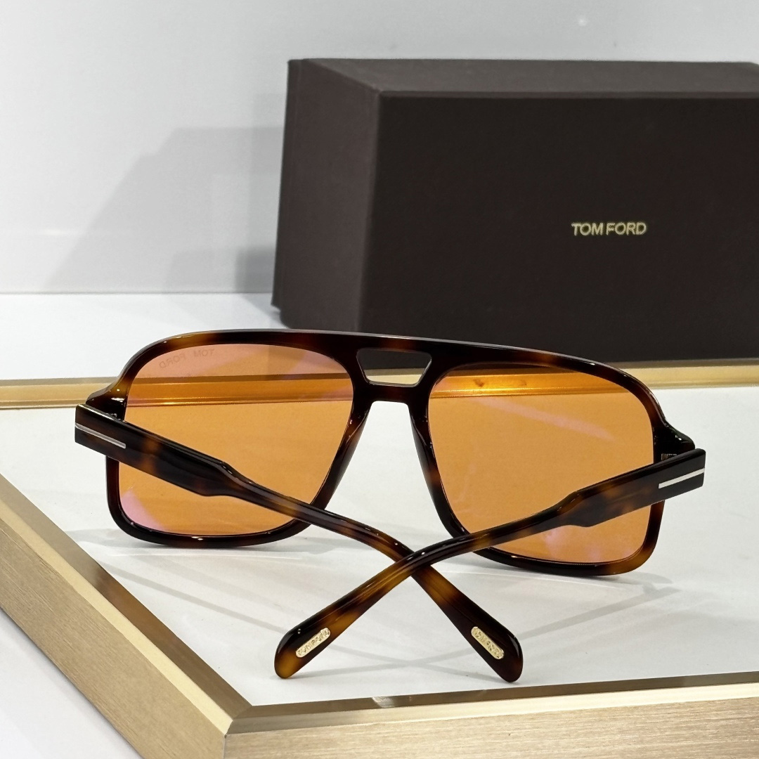 Tom Ford TF884 Sunglasses - DesignerGu