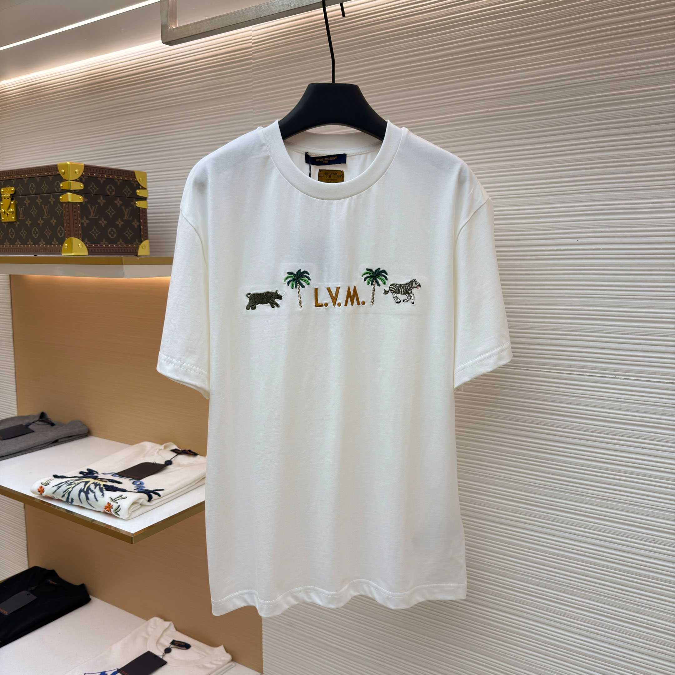 Louis Vuitton x The Darjeeling Limited Embroidered Short-Sleeved Crewneck 1AJVQO - DesignerGu