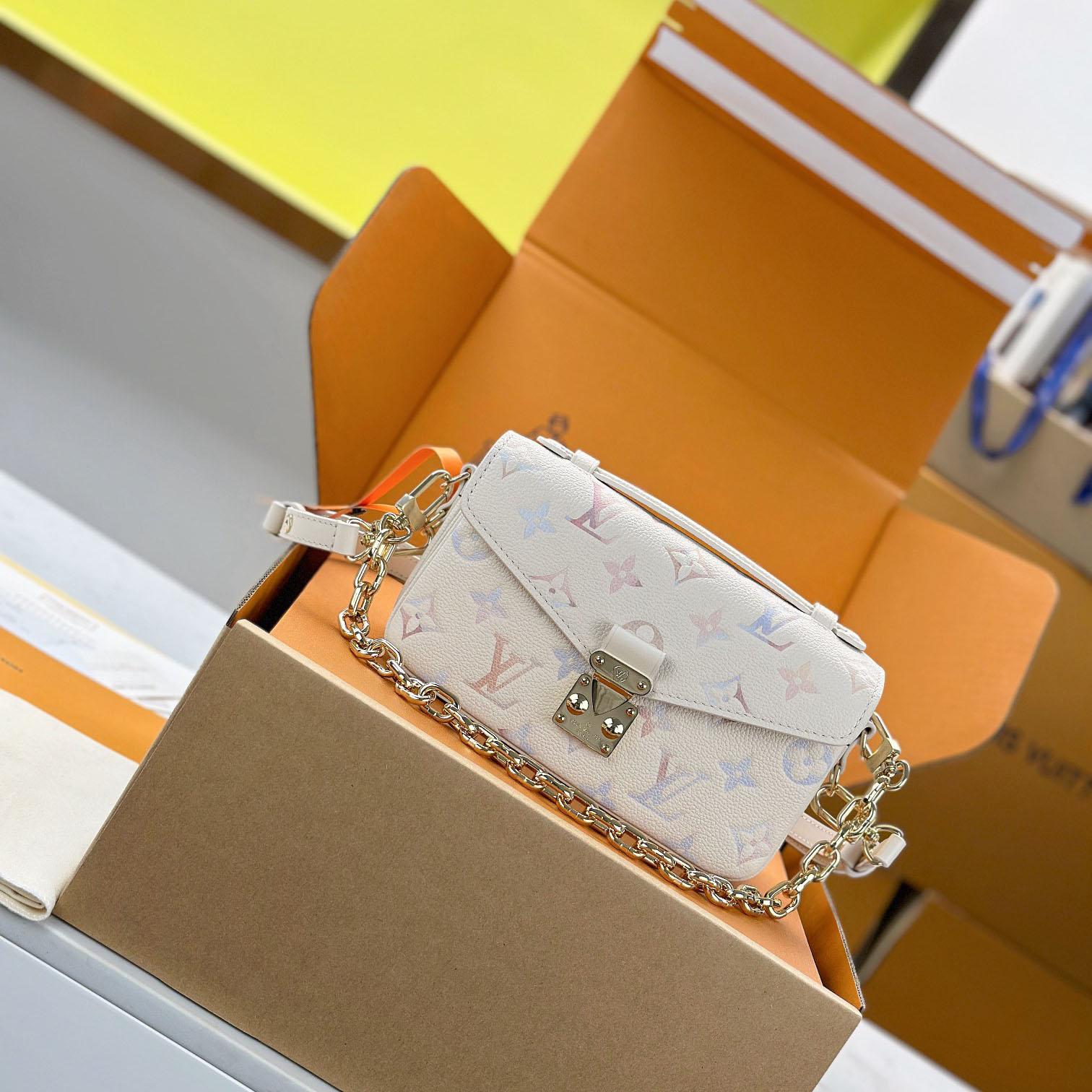 Louis Vuitton Pochette Métis East West  M25682 - DesignerGu