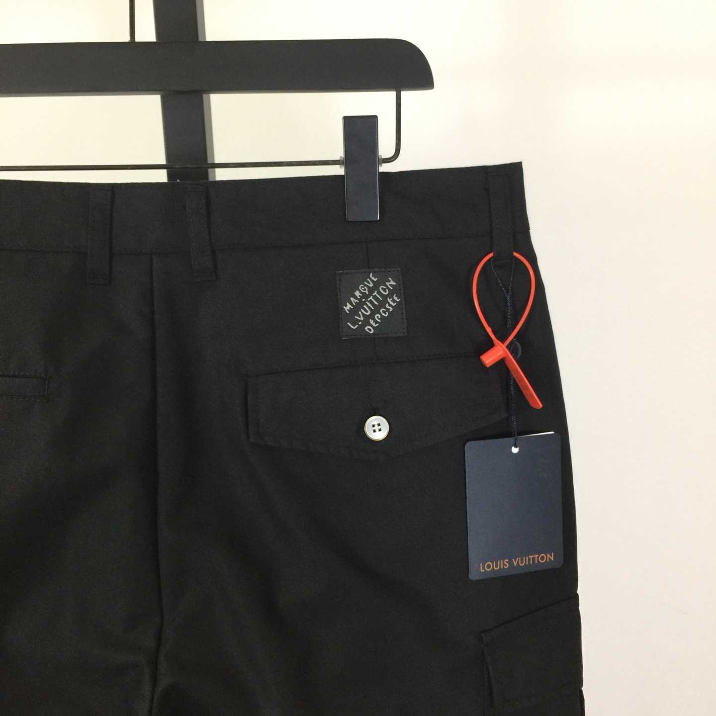 Louis Vuitton Signature Cargo Pants - DesignerGu
