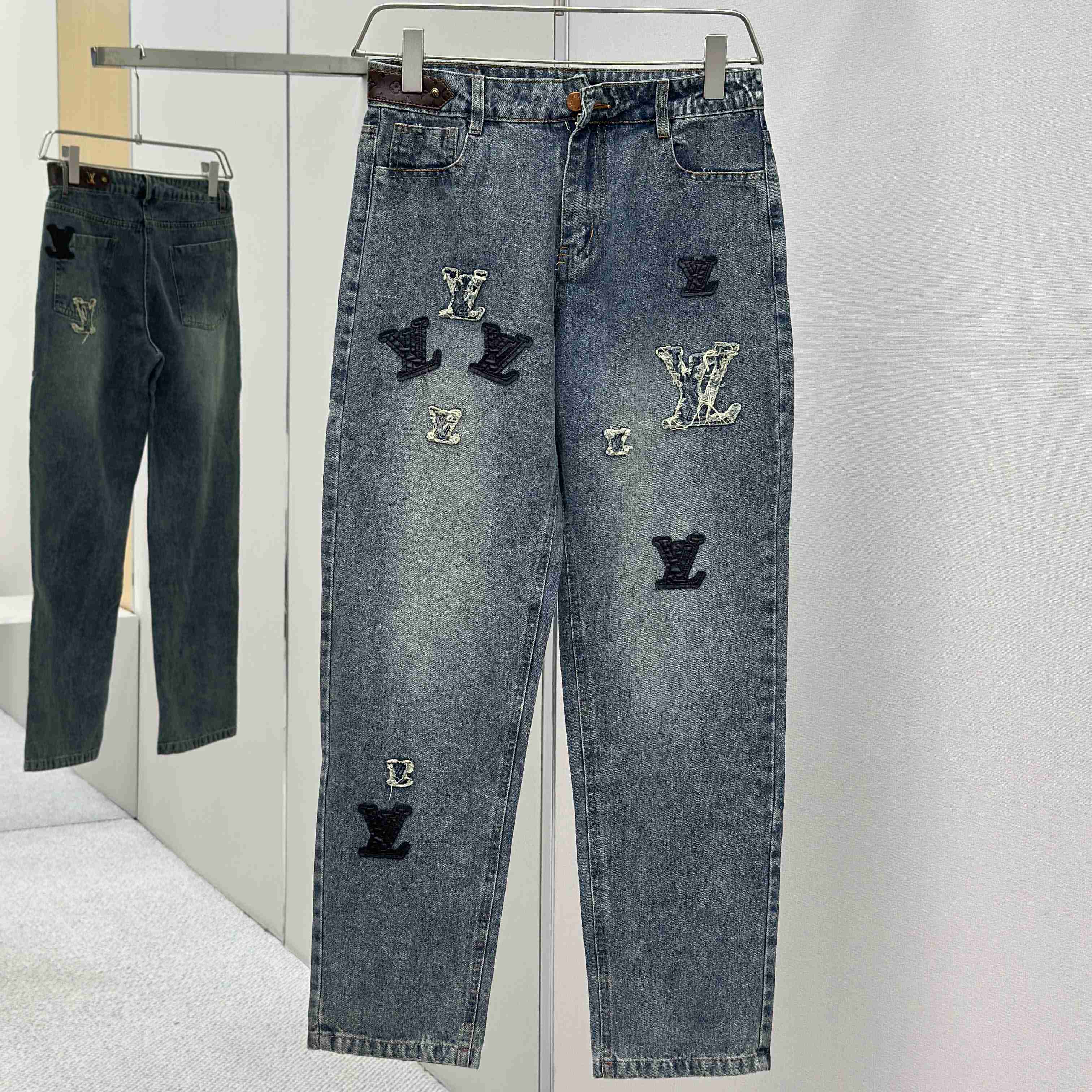 Louis Vuitton Jeans - DesignerGu