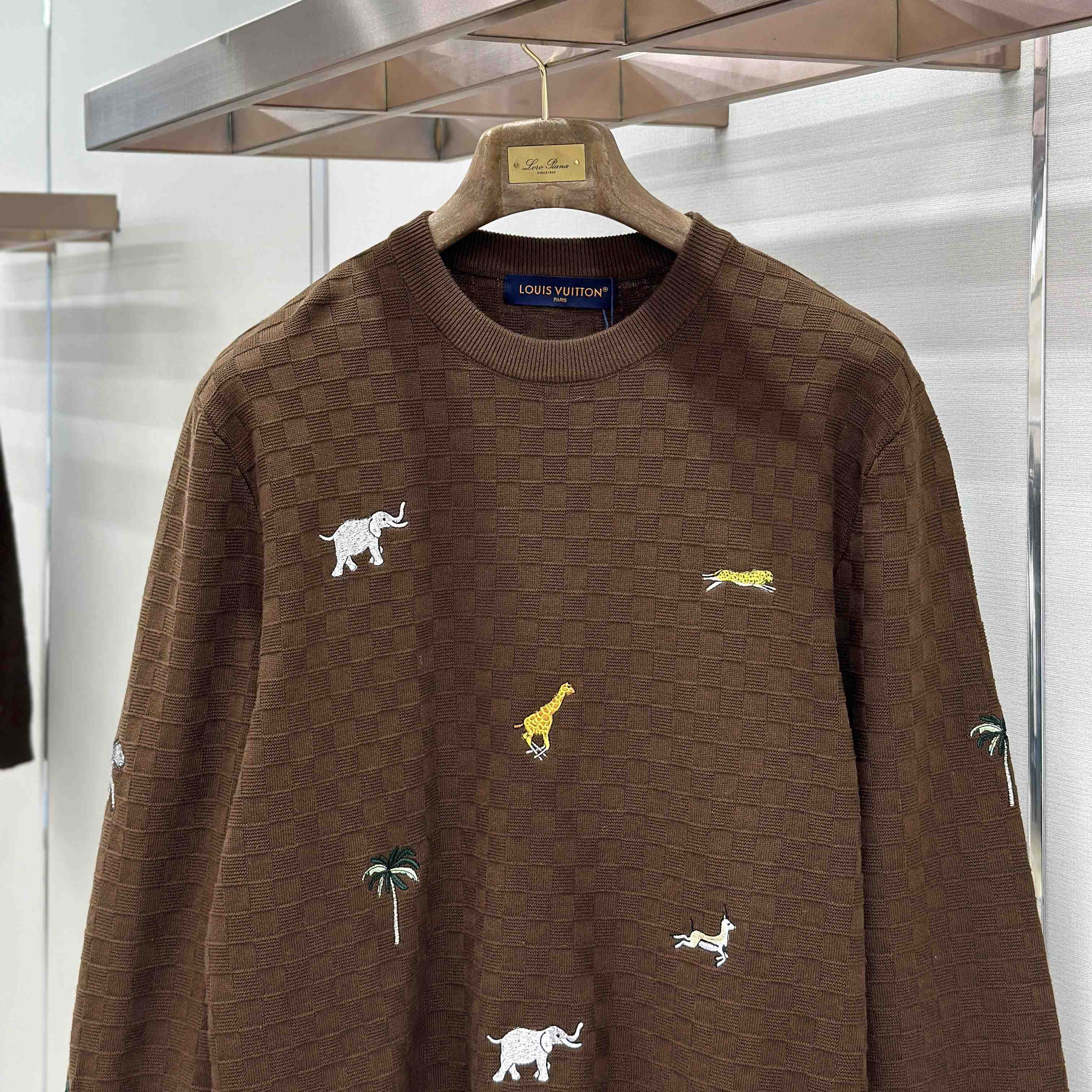 Louis Vuitton LV x The The Darjeeling Limited Embroidered Long-Sleeved Crewneck    1AJTYG - DesignerGu