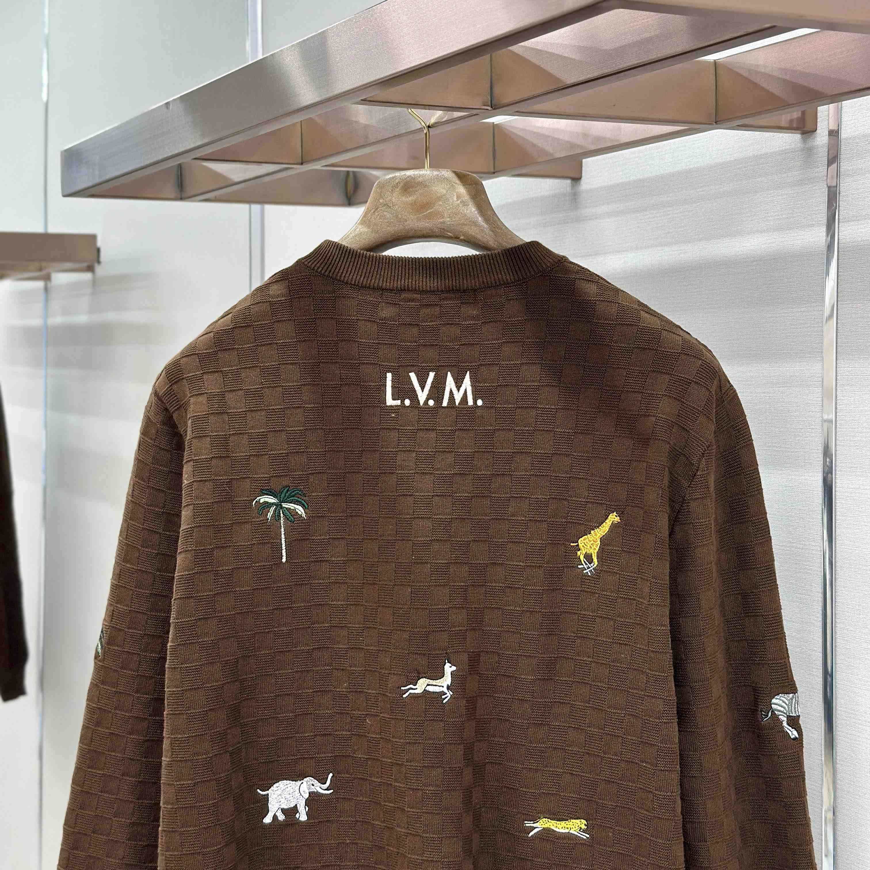 Louis Vuitton LV x The The Darjeeling Limited Embroidered Long-Sleeved Crewneck    1AJTYG - DesignerGu