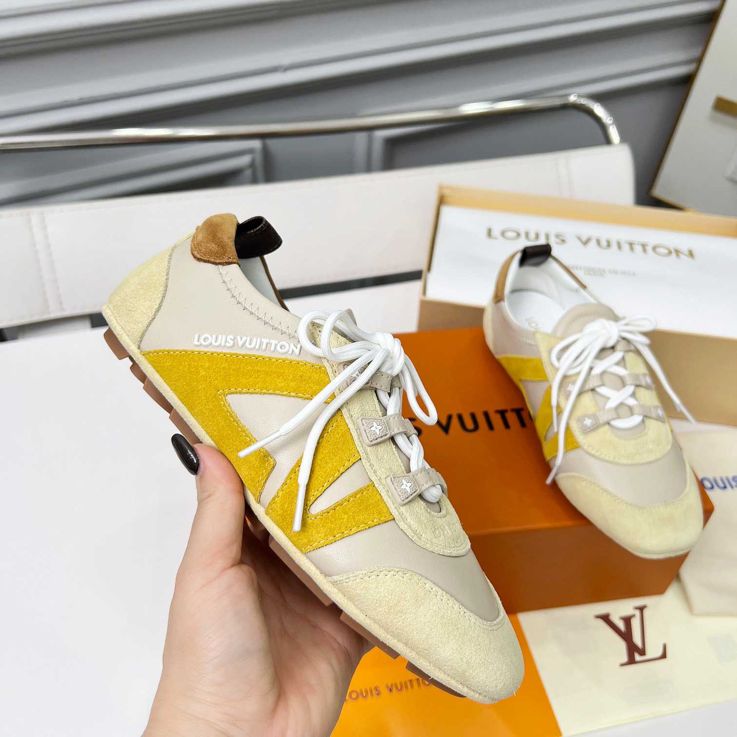 Louis Vuitton Sneakerina 1AHNEM - DesignerGu