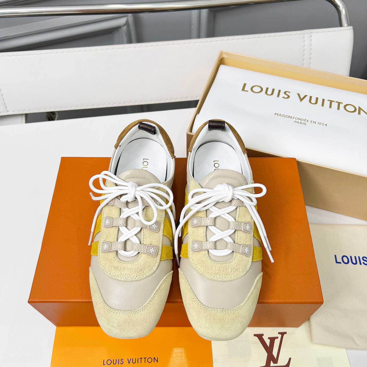 Louis Vuitton Sneakerina 1AHNEM - DesignerGu