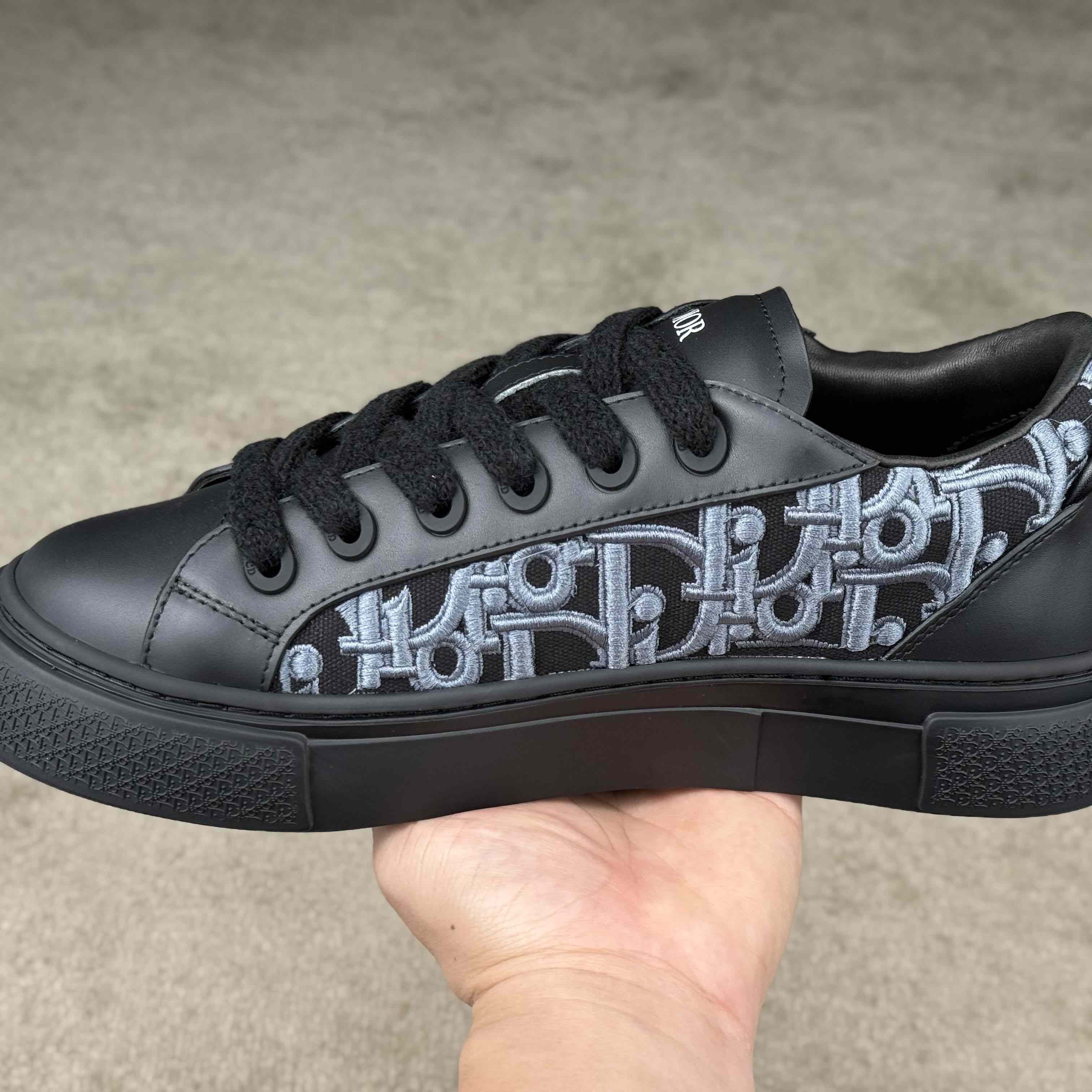 Dior B33 Spin Sneaker  - DesignerGu