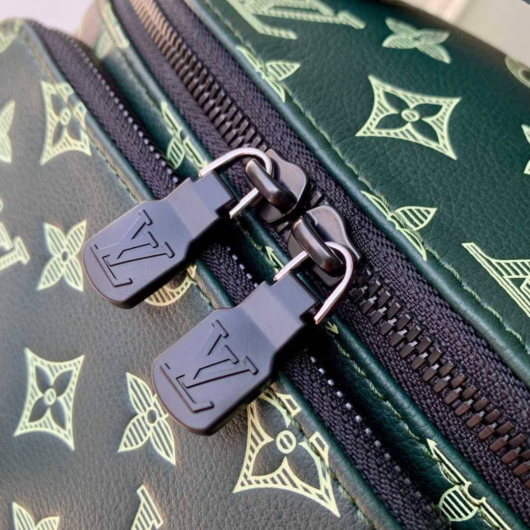 Louis Vuitton Rush Bumbag Monogram Shadow   M27153 - DesignerGu