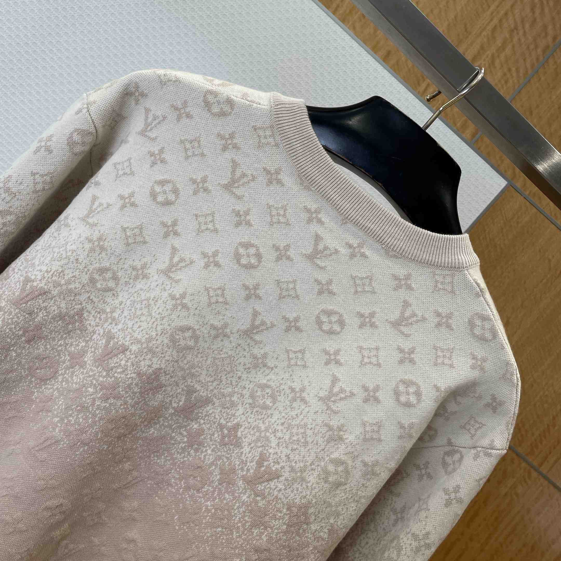 Louis Vuitton Monogram Long-Sleeved Crewneck 1AJTXA - DesignerGu