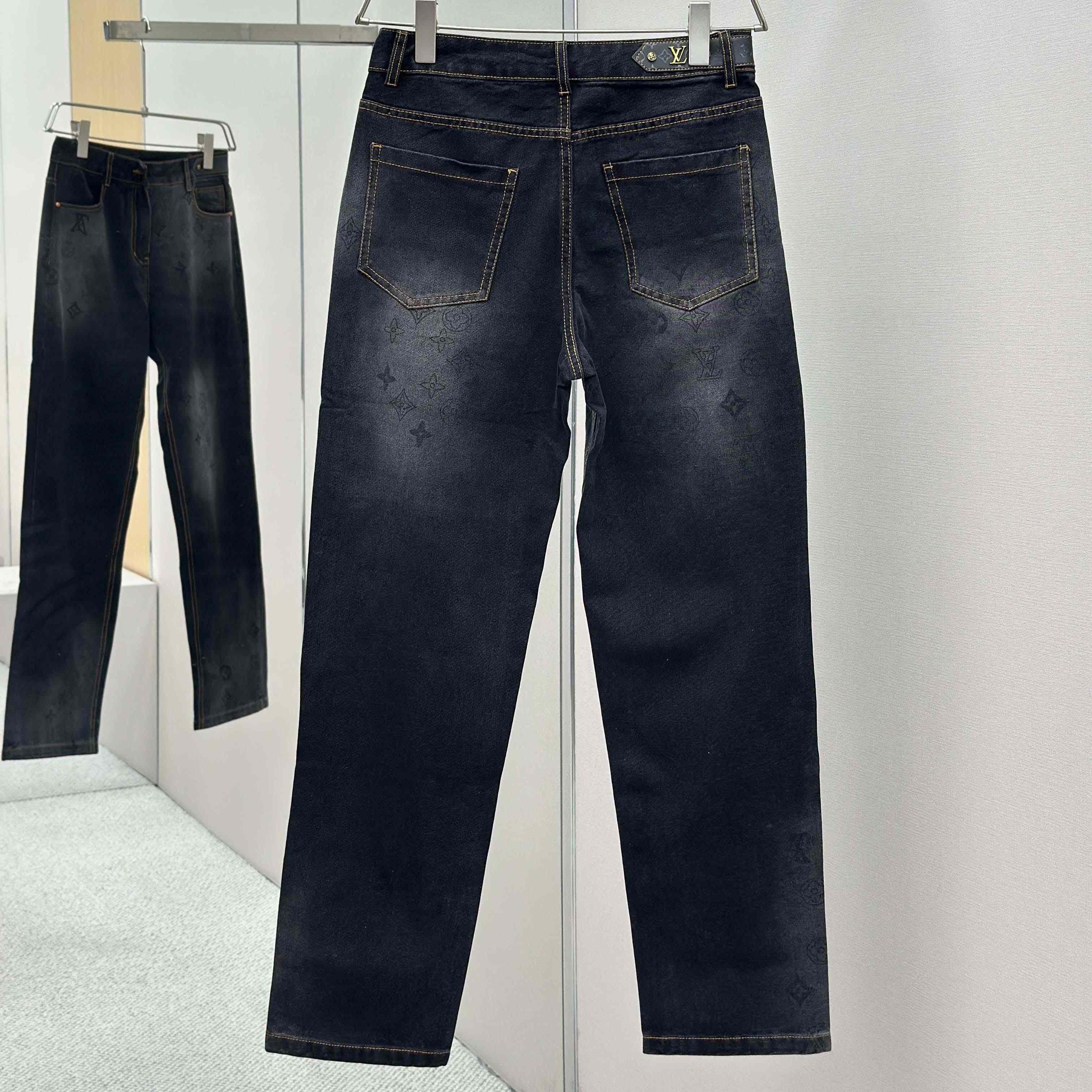 Louis Vuitton Jeans - DesignerGu