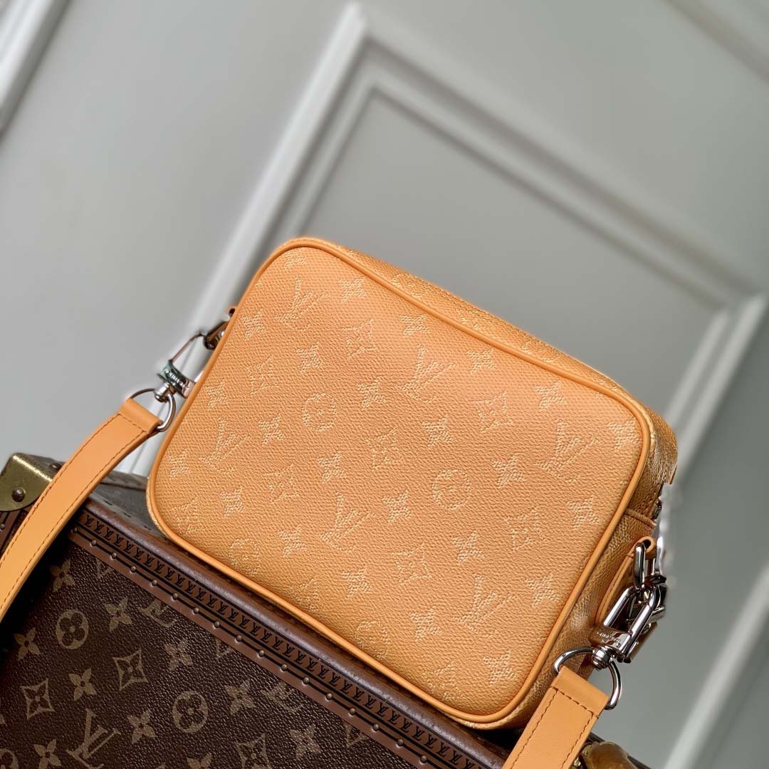 Louis Vuitton Nil Monogram    M27232 - DesignerGu