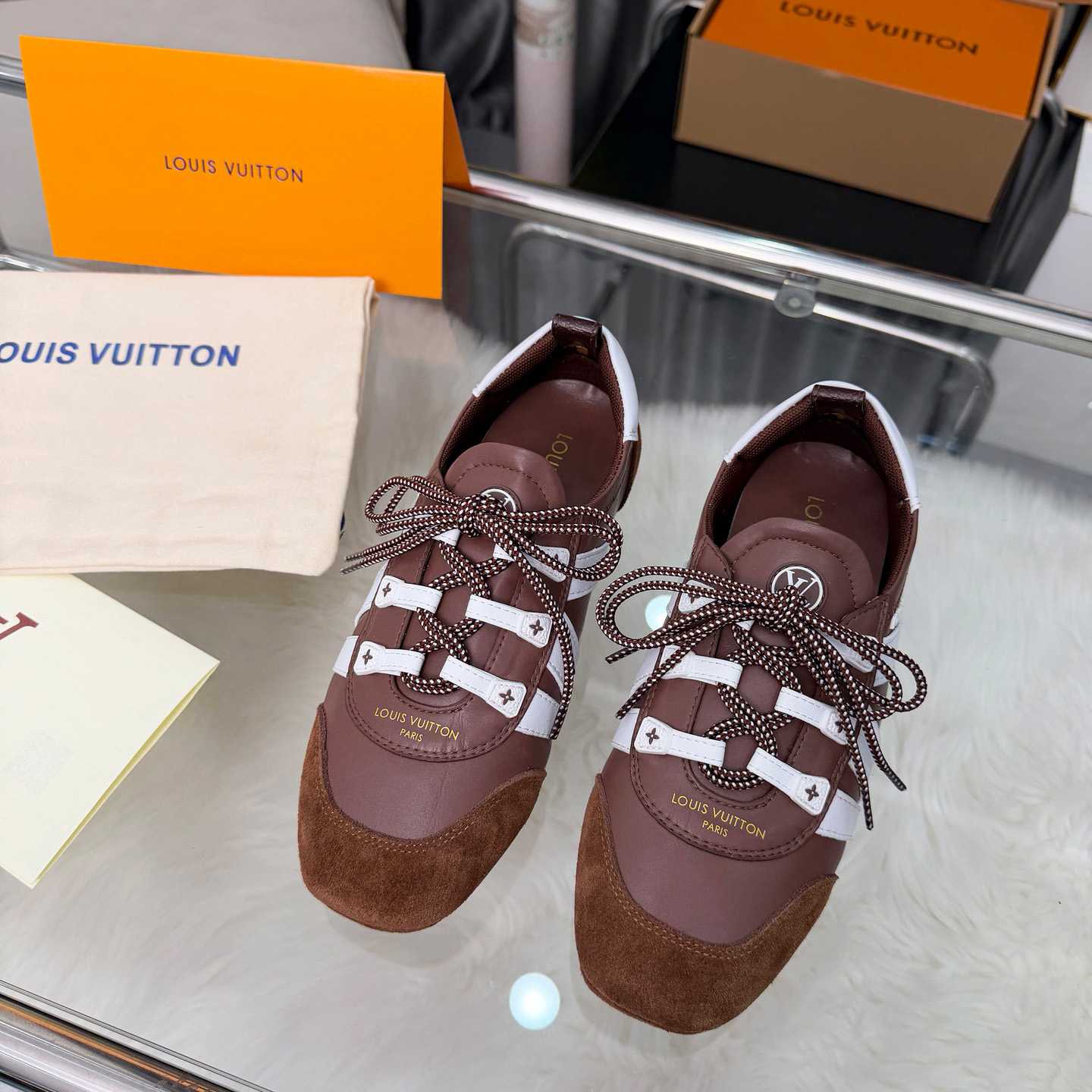 Louis Vuitton Sneakerina 1AIVMB - DesignerGu