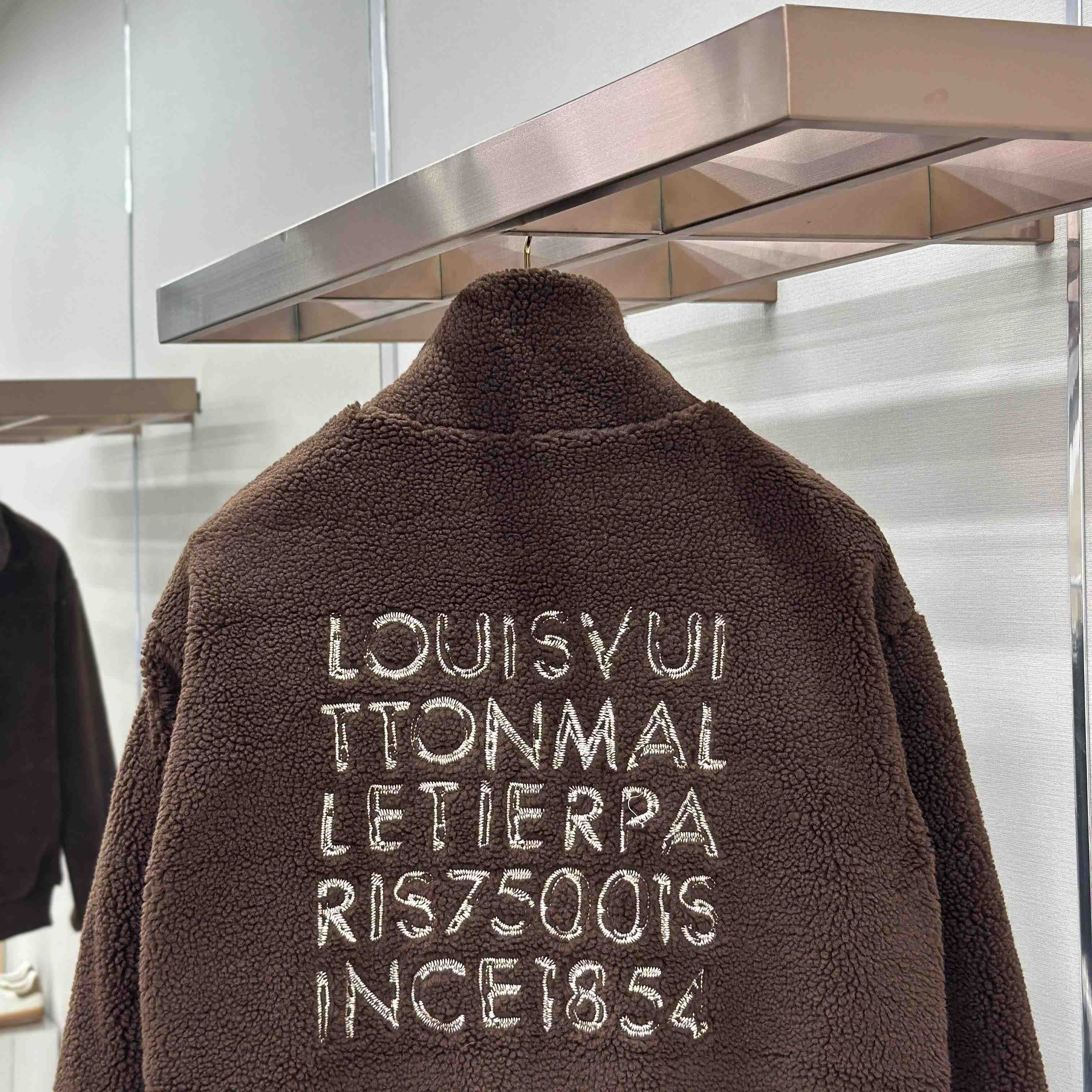 Louis Vuitton Zippered Fleece Blouson    1AJTU2 - DesignerGu