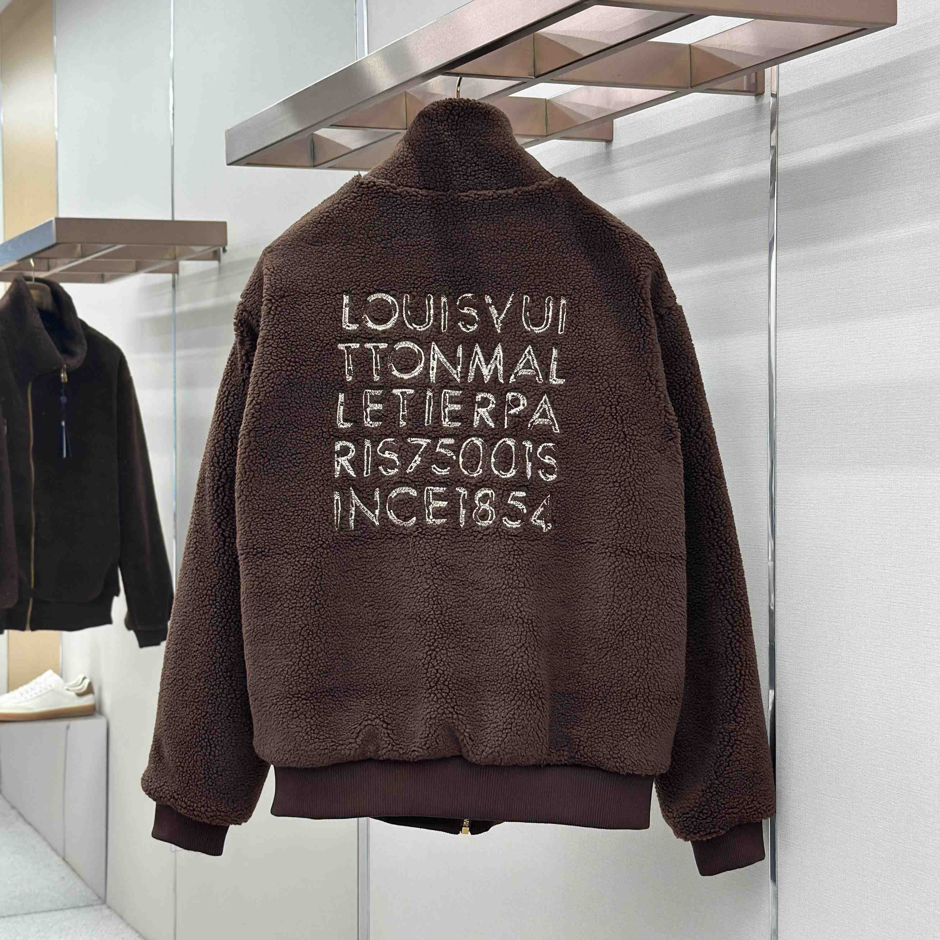 Louis Vuitton Zippered Fleece Blouson    1AJTU2 - DesignerGu