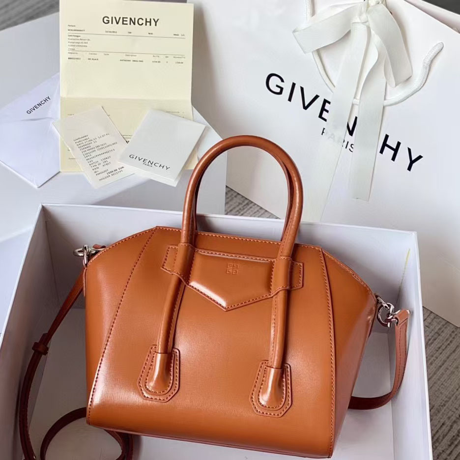 Givenchy MINI Antigona Bag    23x27x13cm - DesignerGu