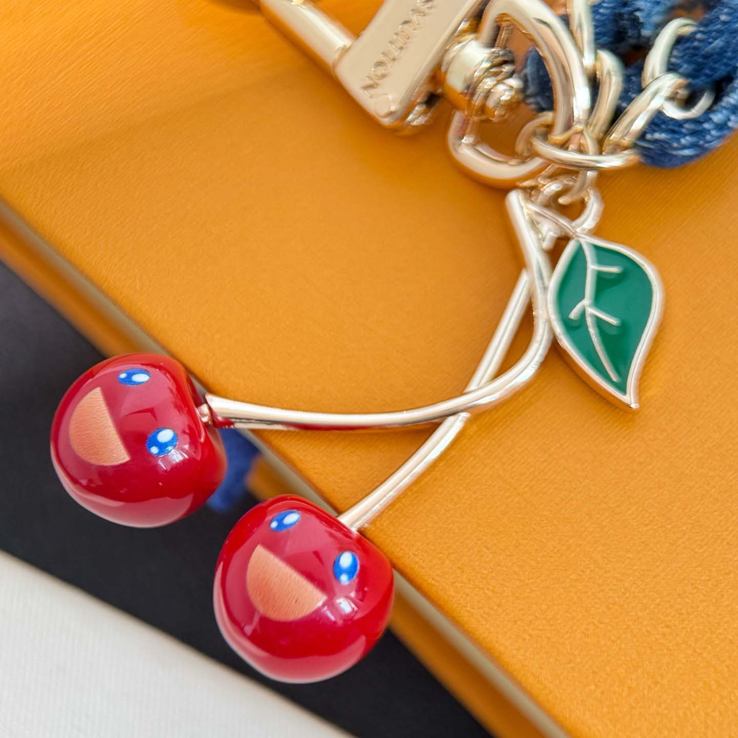 Louis Vuitton LV x TM Denim Cerise Phone Holder S00   M02623 - DesignerGu