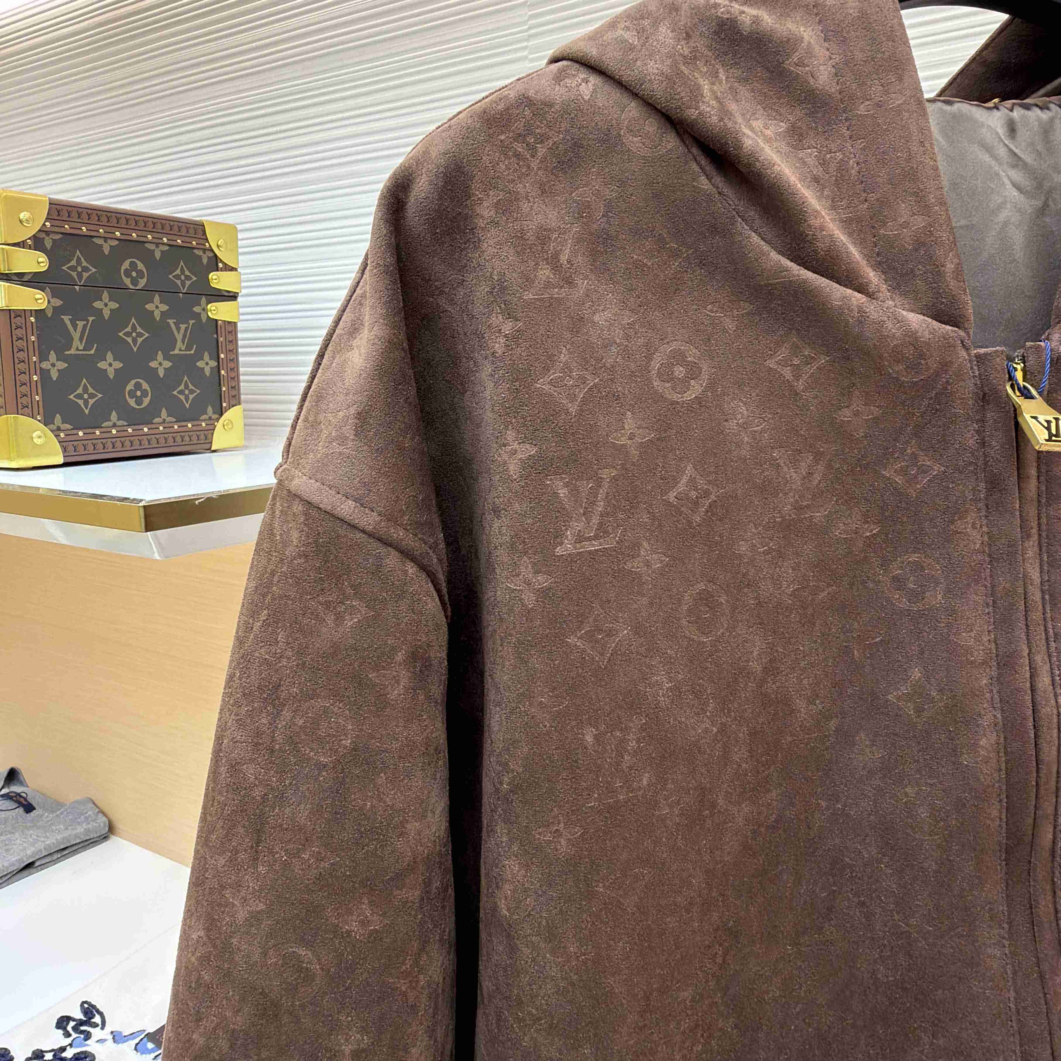 Louis Vuitton Monogram Embossed Suede Hoodie    1AJUNM - DesignerGu