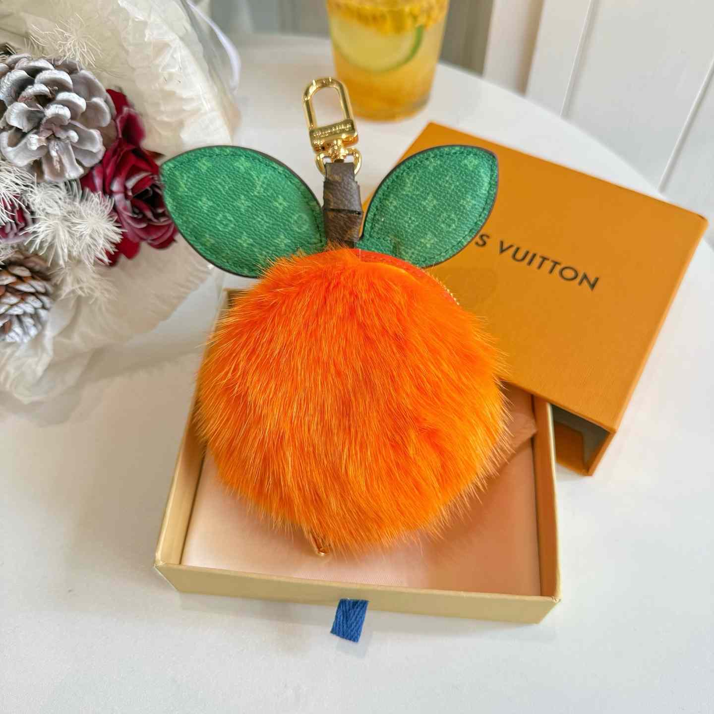 Louis Vuitton LV Clementine Pouch S00  - DesignerGu