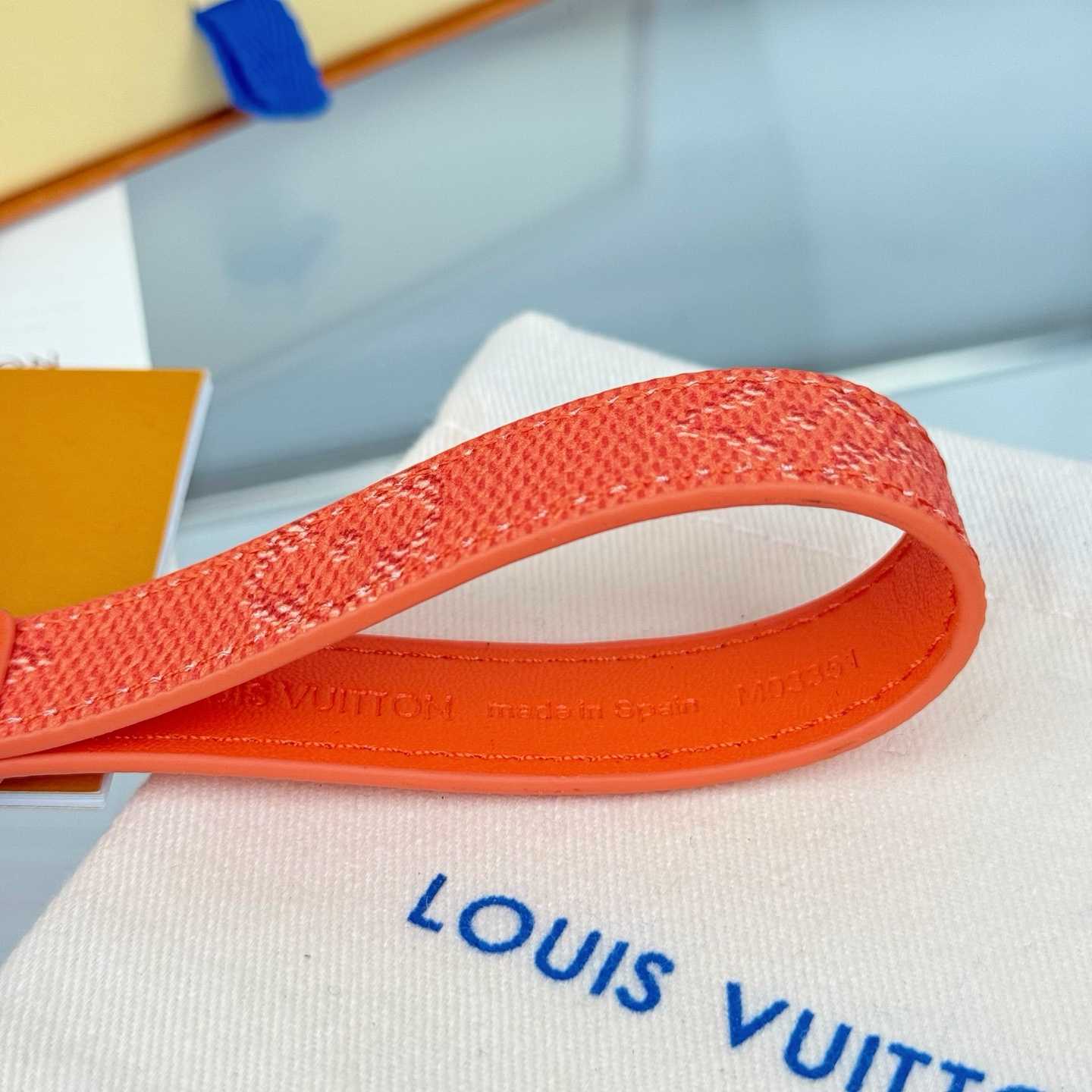 Louis Vuitton LV Slim Dragonne Key Holder and Bag Charm S00  - DesignerGu