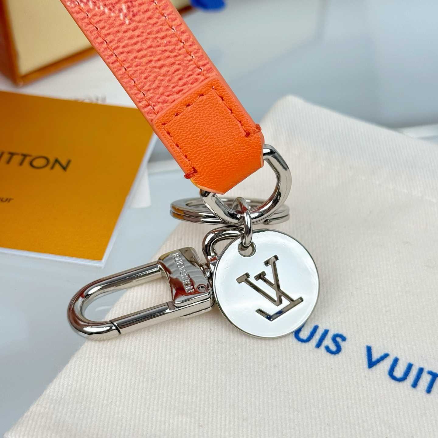 Louis Vuitton LV Slim Dragonne Key Holder and Bag Charm S00  - DesignerGu