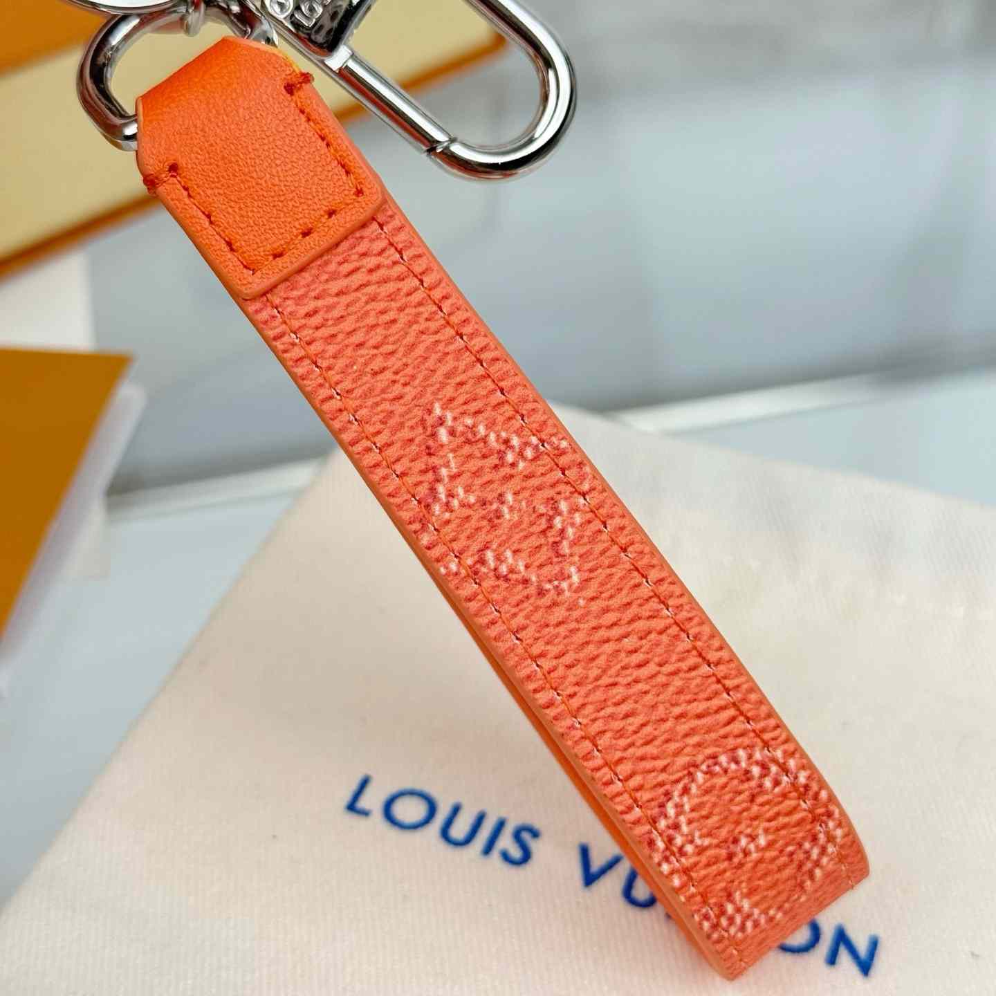 Louis Vuitton LV Slim Dragonne Key Holder and Bag Charm S00  - DesignerGu