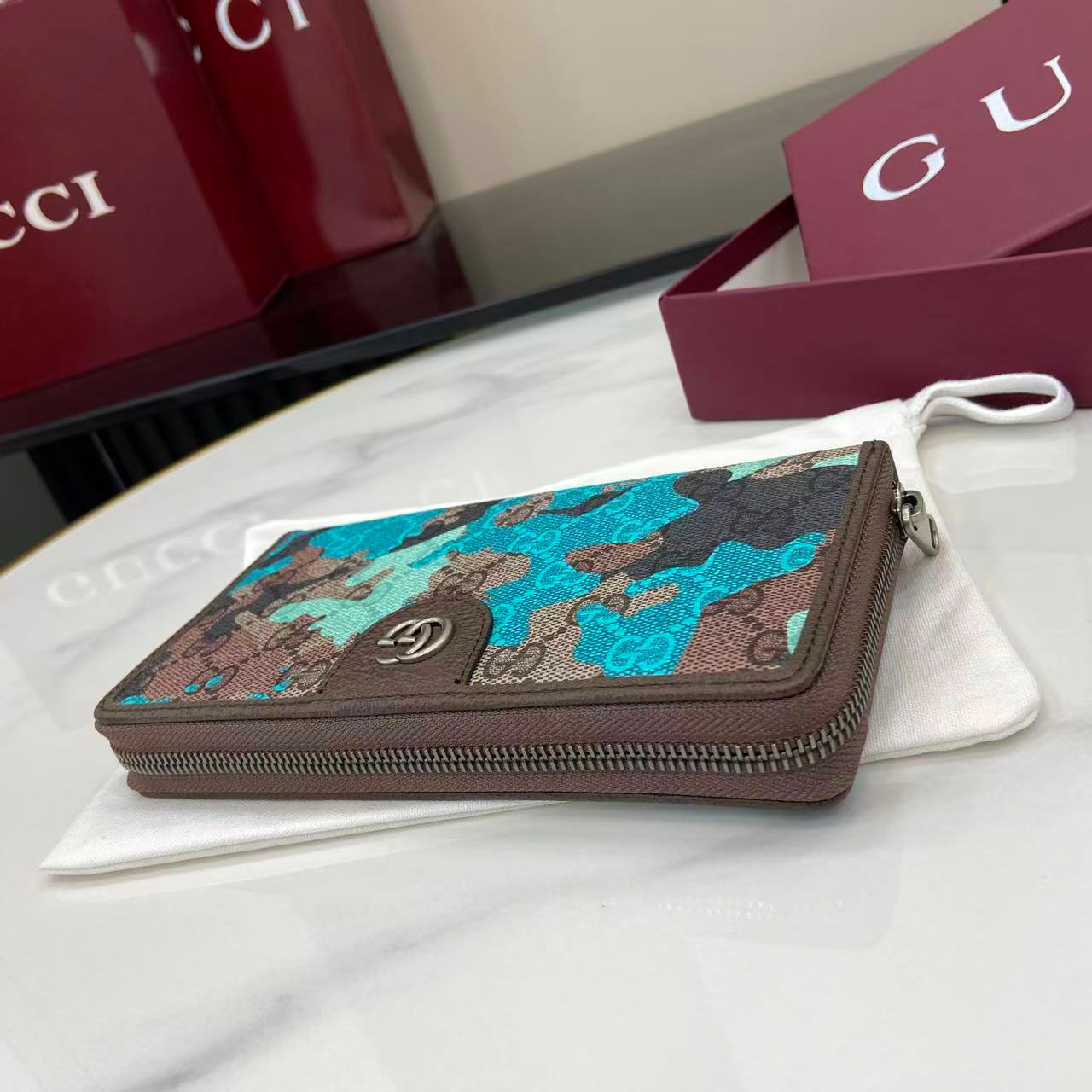 Gucci GG zip-around Wallet 834694 - DesignerGu