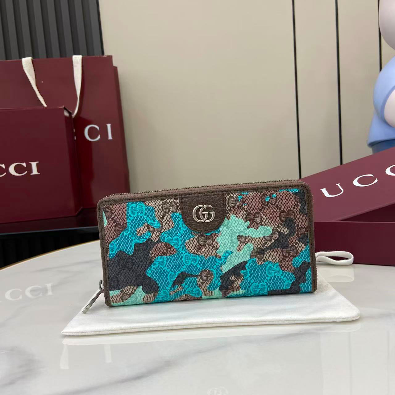 Gucci GG zip-around Wallet 834694 - DesignerGu