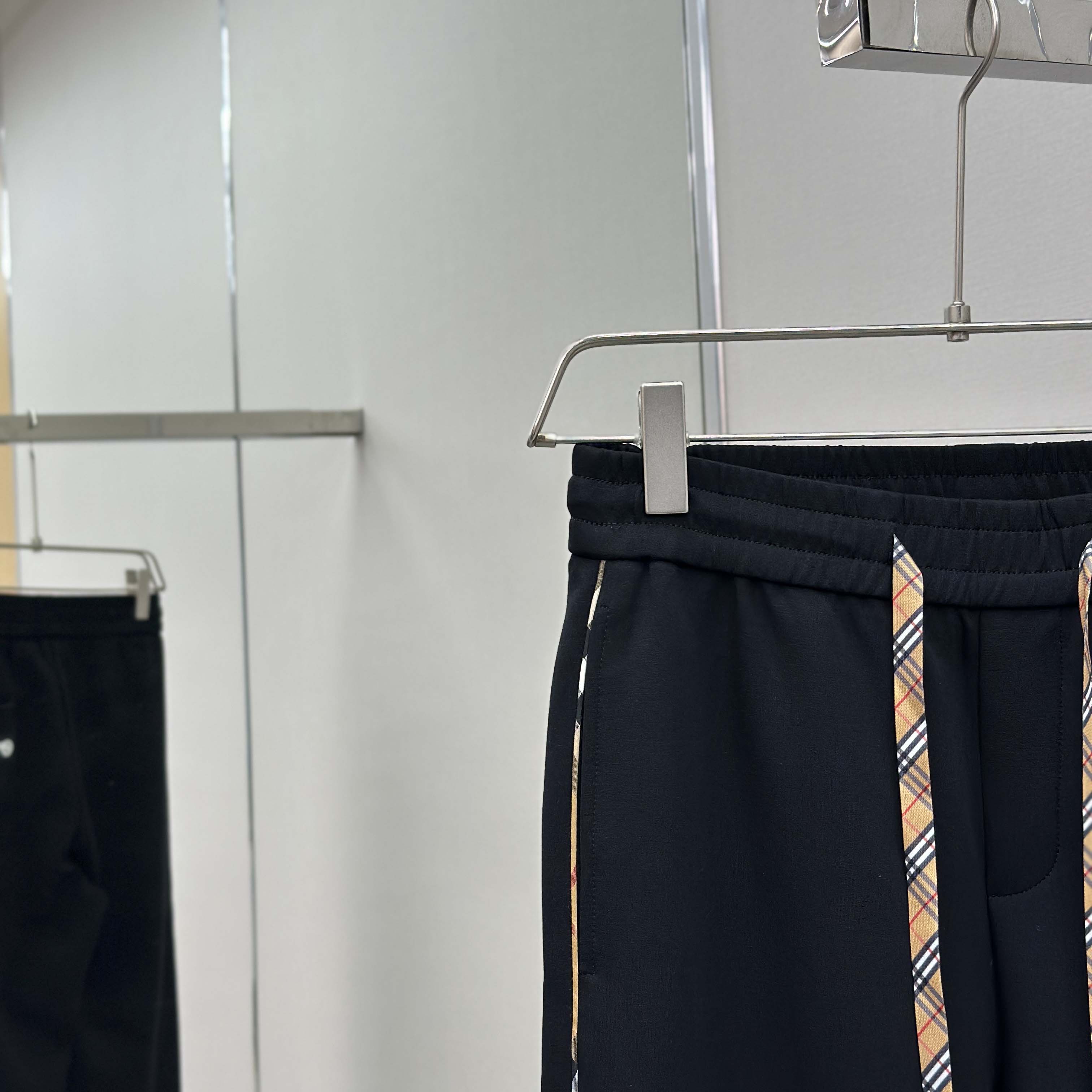 Burberry Trousers In Cotton  - DesignerGu