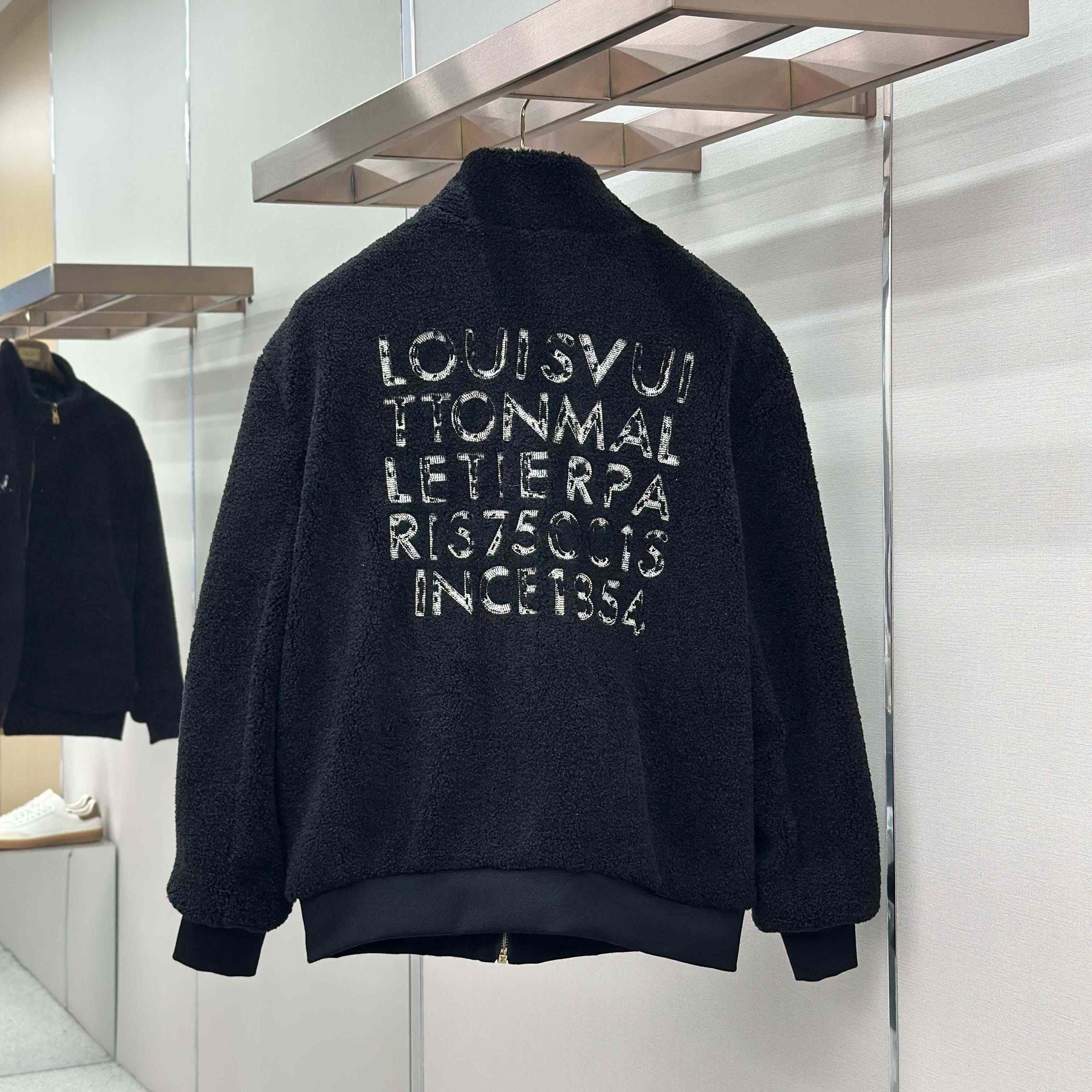 Louis Vuitton Zippered Fleece Blouson    1AJTU2 - DesignerGu