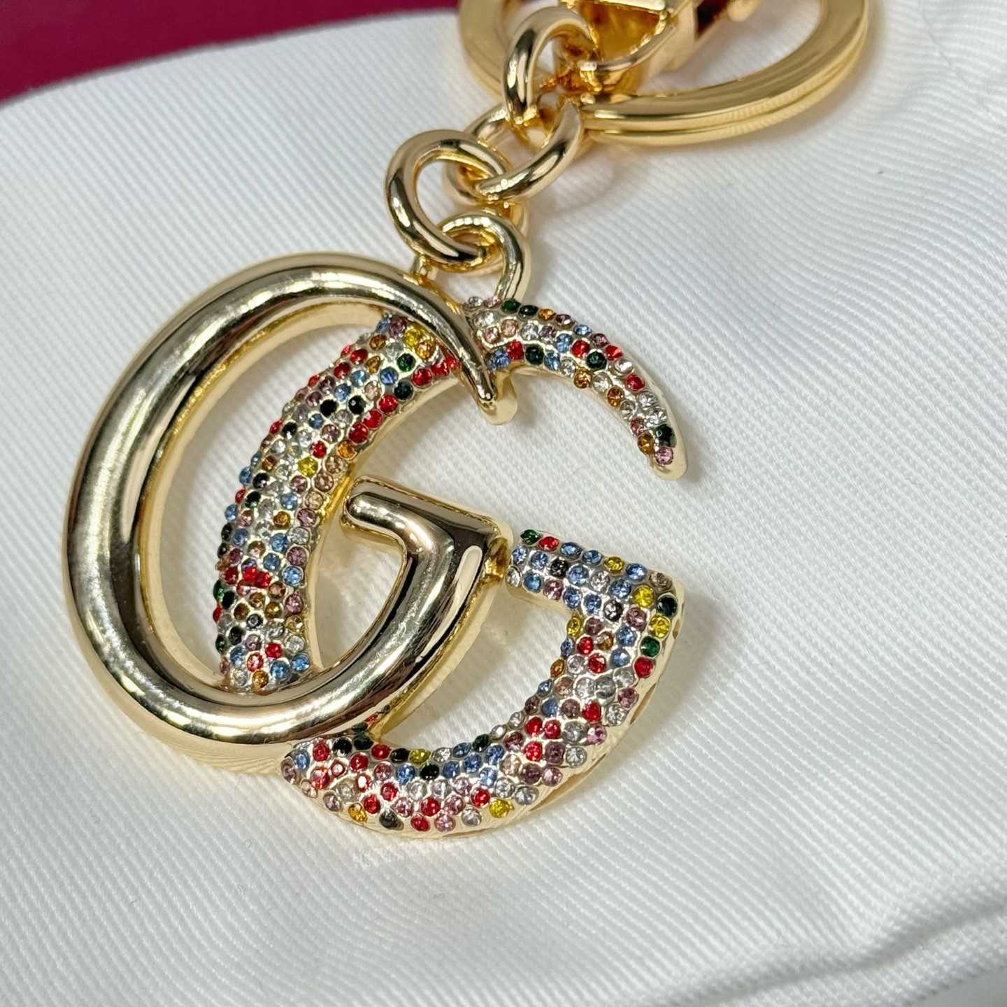 Gucci Crystal Double G keychain - DesignerGu