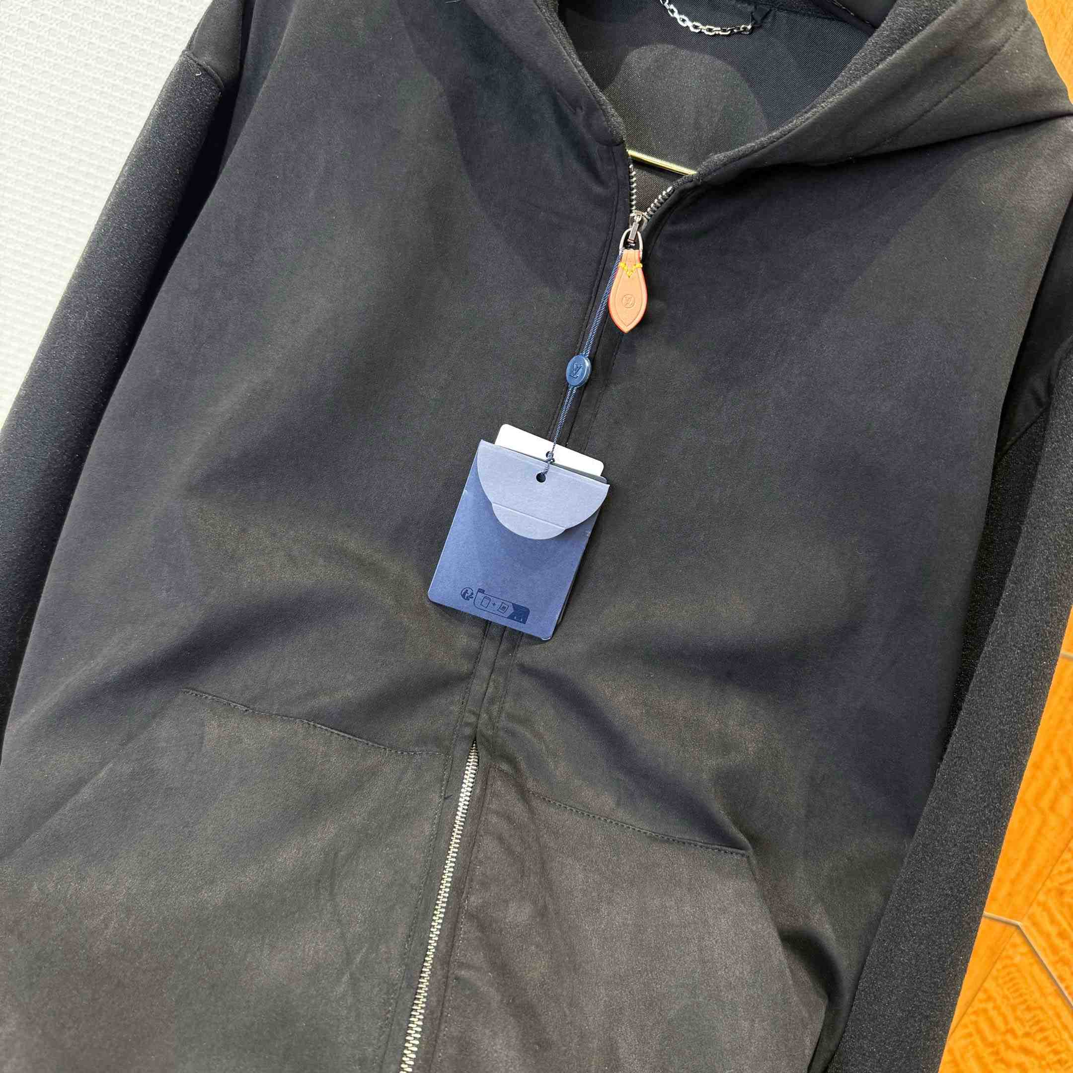 Louis Vuitton Leather Mix Hooded Blouson 1AJSN8 - DesignerGu