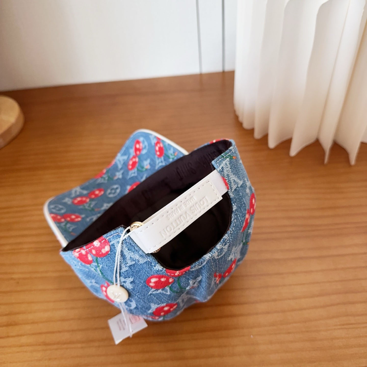 Louis Vuitton Cap - DesignerGu