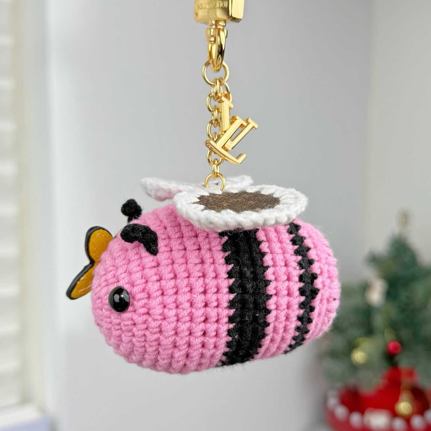 Louis Vuitton Bee LV Crochet Bag Charm   M02585 - DesignerGu