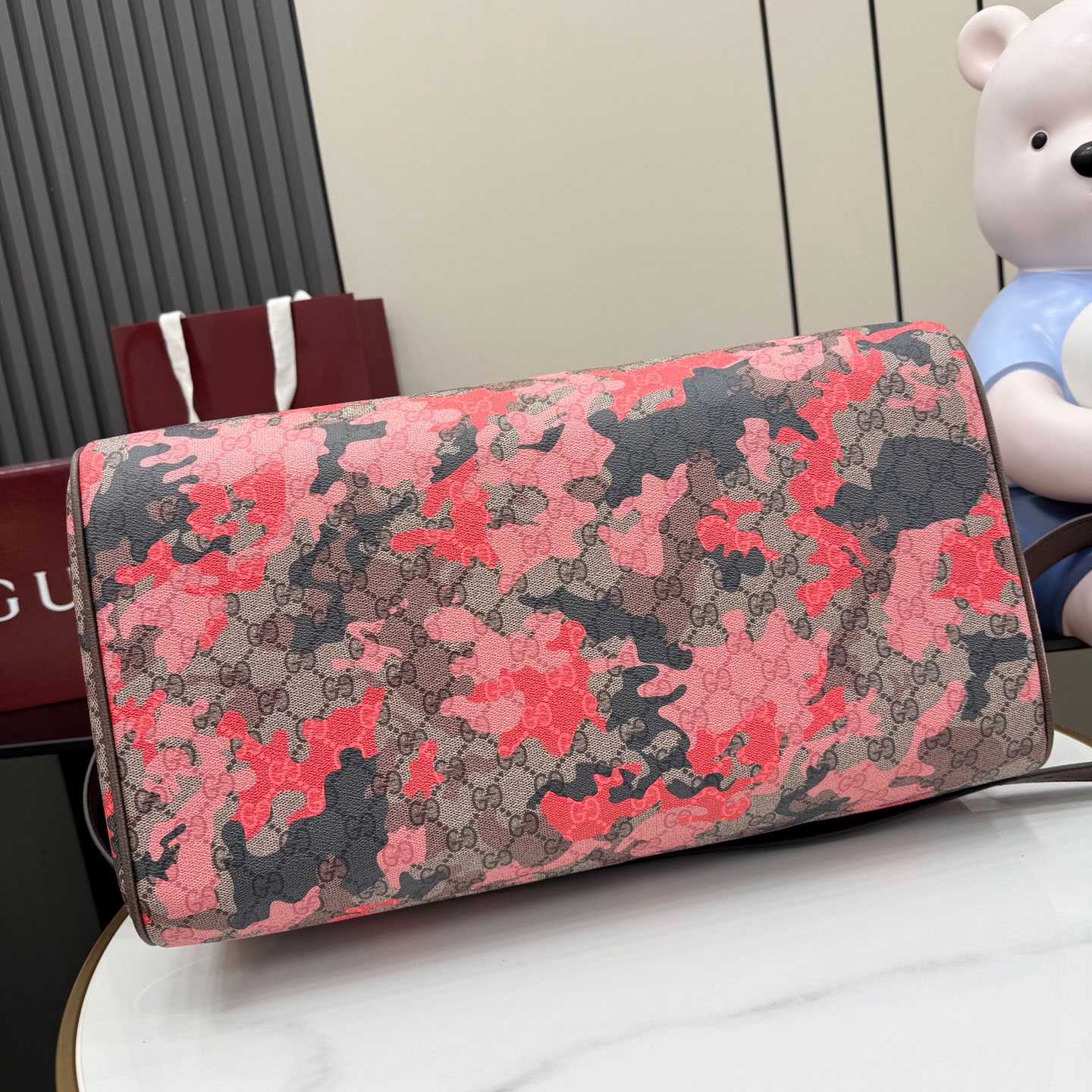 Gucci GG Medium Duffle Bag 834460 - DesignerGu