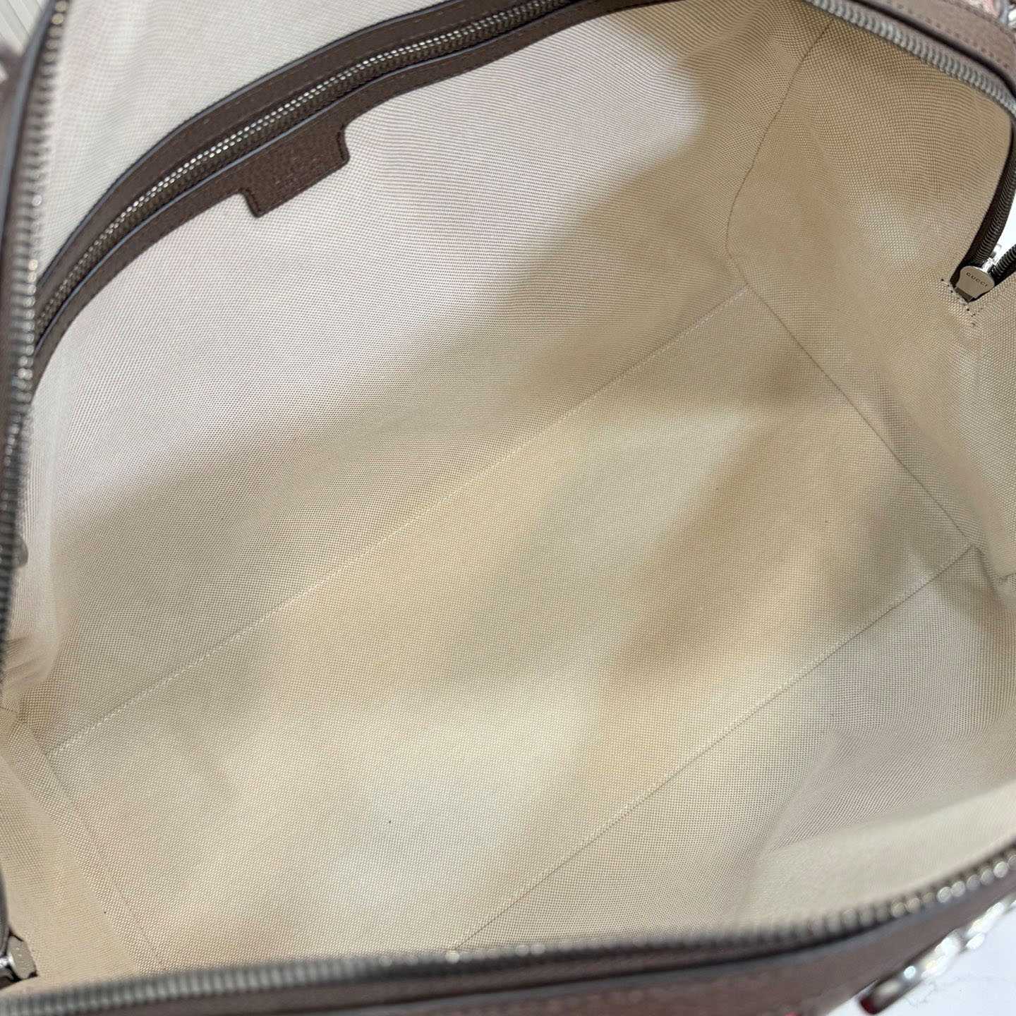 Gucci GG Medium Duffle Bag 834460 - DesignerGu