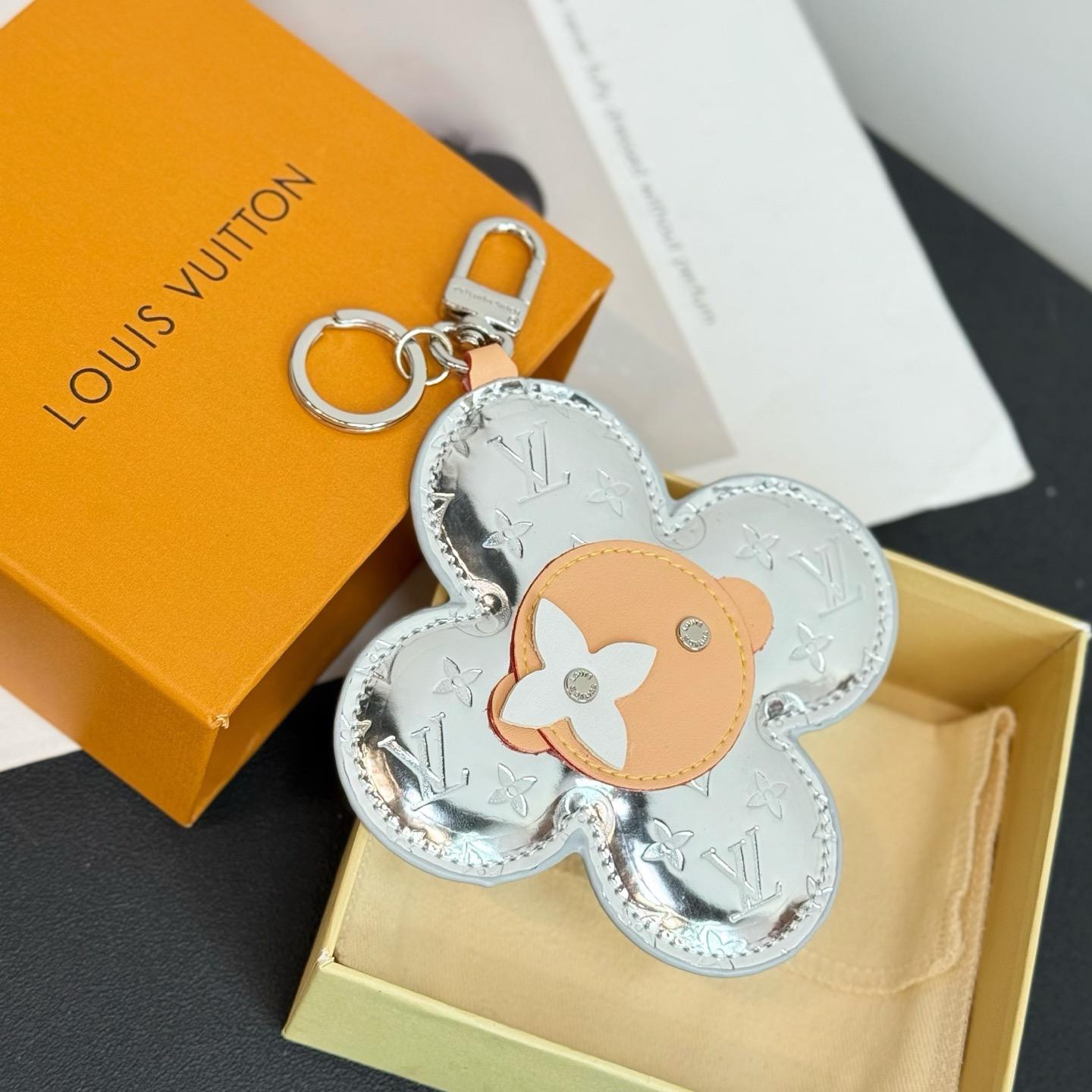 Louis Vuitton Vivienne Head Mng Mirror Key Holder   M03280 - DesignerGu