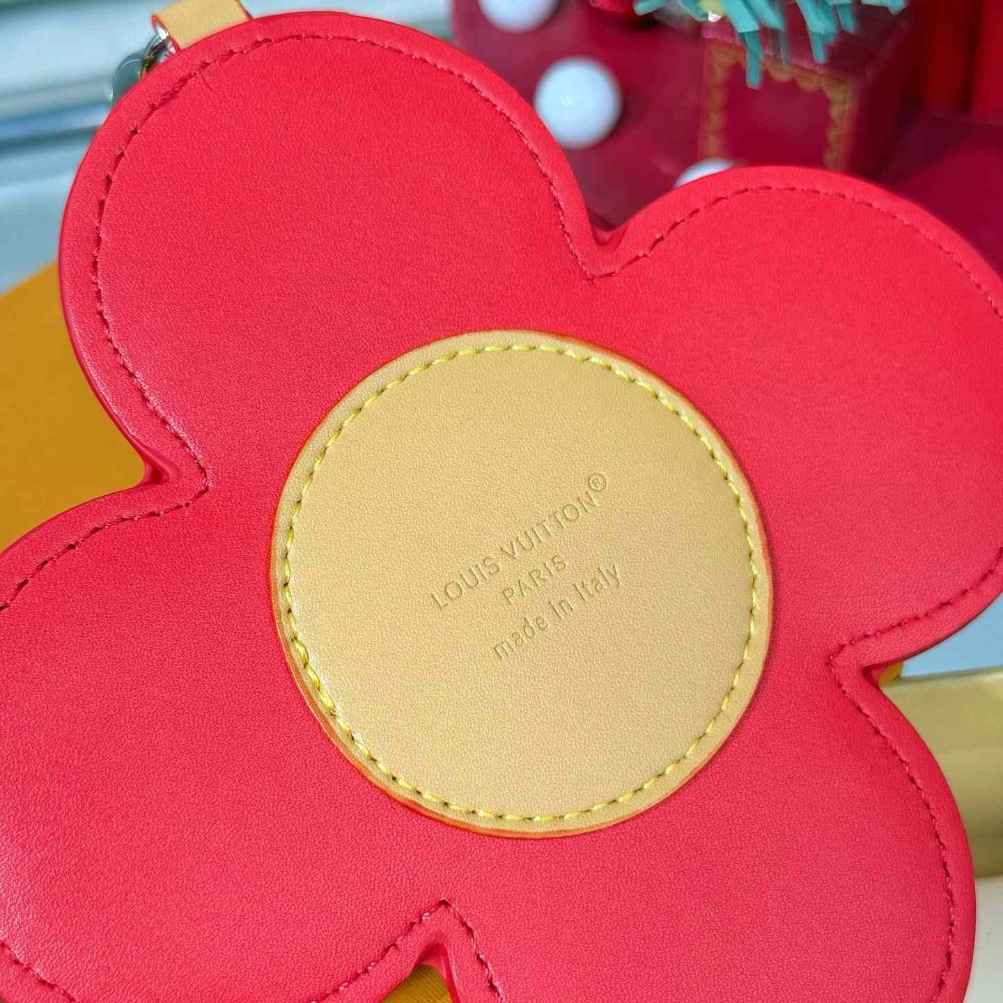 Louis Vuitton 57th Street NYC Vivienne I LV NY Bag Charm   M03661 - DesignerGu